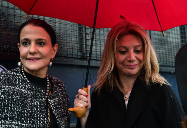 Γρατσία για Καρυστιανού: «Χαριτολογώντας δήλωσε ότι θα φύγει - Δεν εγκαταλεπει τον αγώνα της»