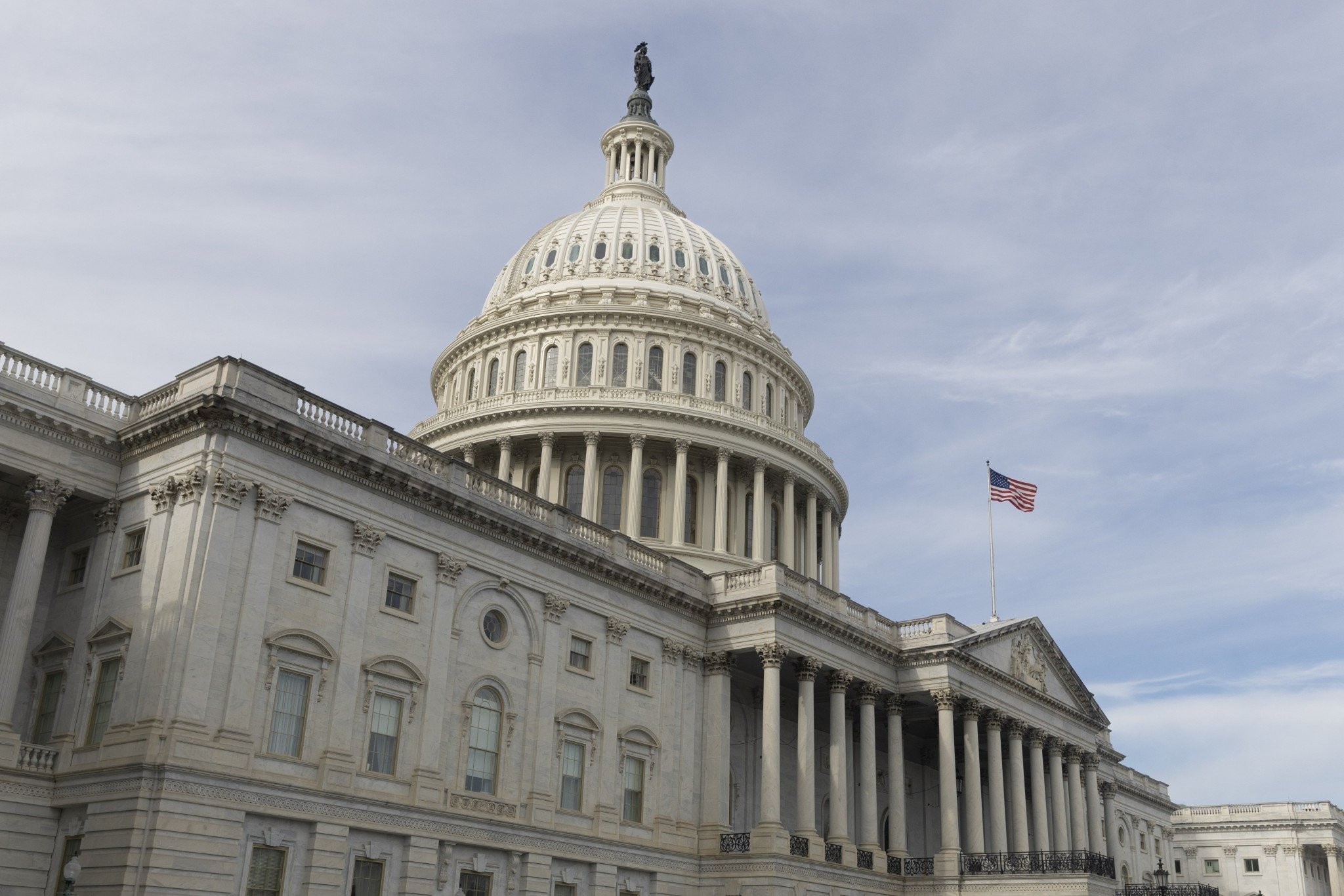 «Ανέπνευσαν» στις ΗΠΑ: Αποτράπηκε το προεκλογικό shutdown από το Κογκρέσο