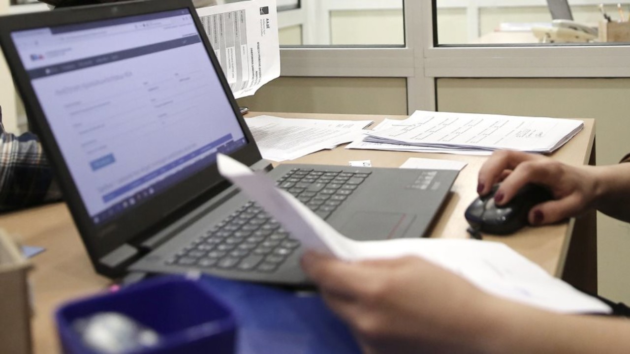 Ρεκόρ προσλήψεων τον Ιούνιο αλλά και... επικίνδυνη στροφή προς τις συμβάσεις - λάστιχο