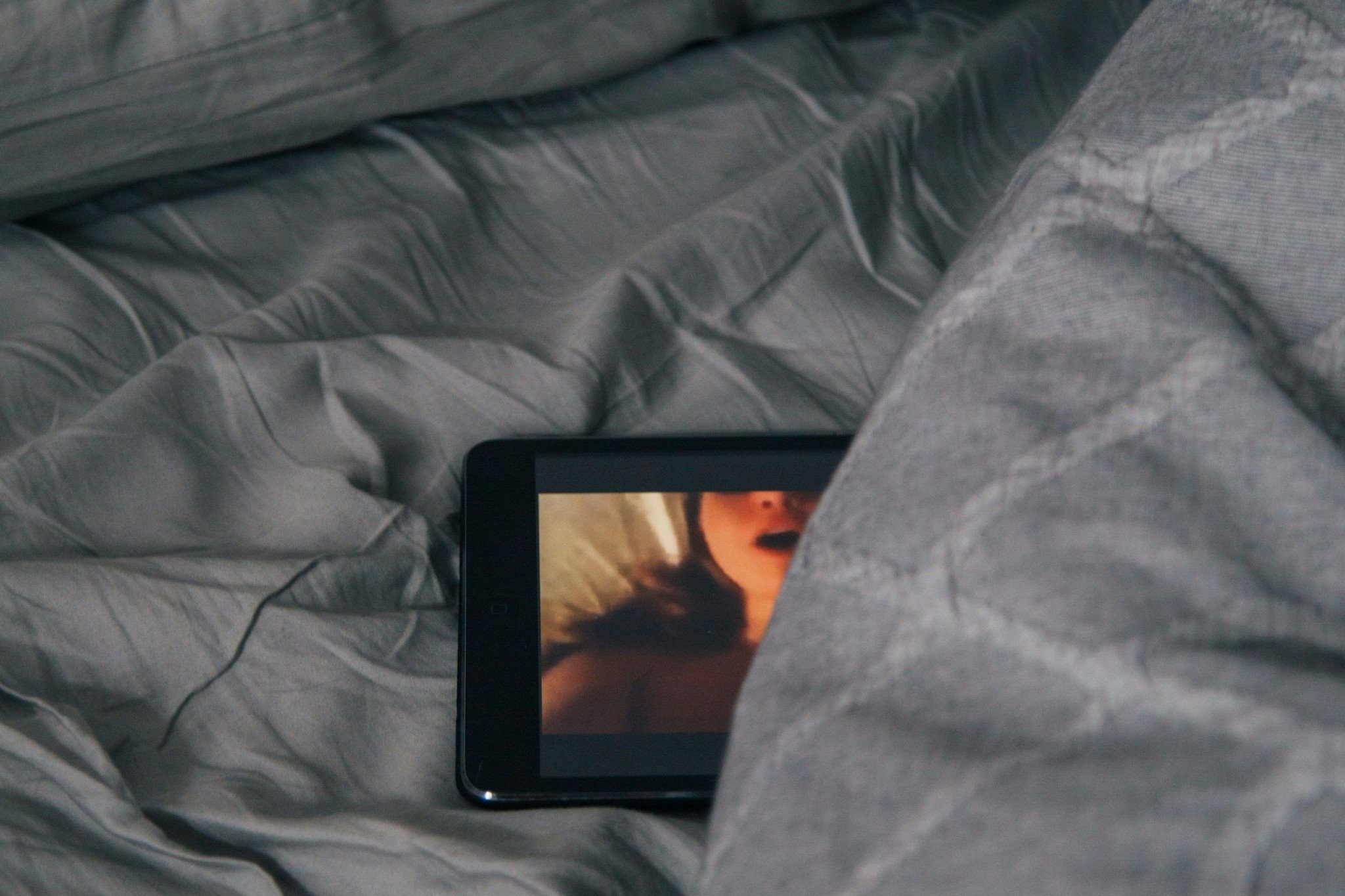 Φρίκη στη Θεσσαλονίκη: Ανήλικη εκπόρνευε τον εαυτό της - Πώς την ανακάλυψαν οι γονείς της