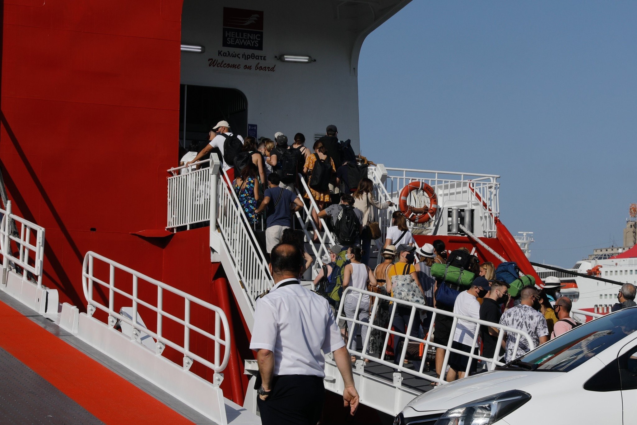 Όπου φύγει φύγει οι αδειούχοι του Αυγούστου - Αγγίζει το 100% η πληρότητα στα πλοία