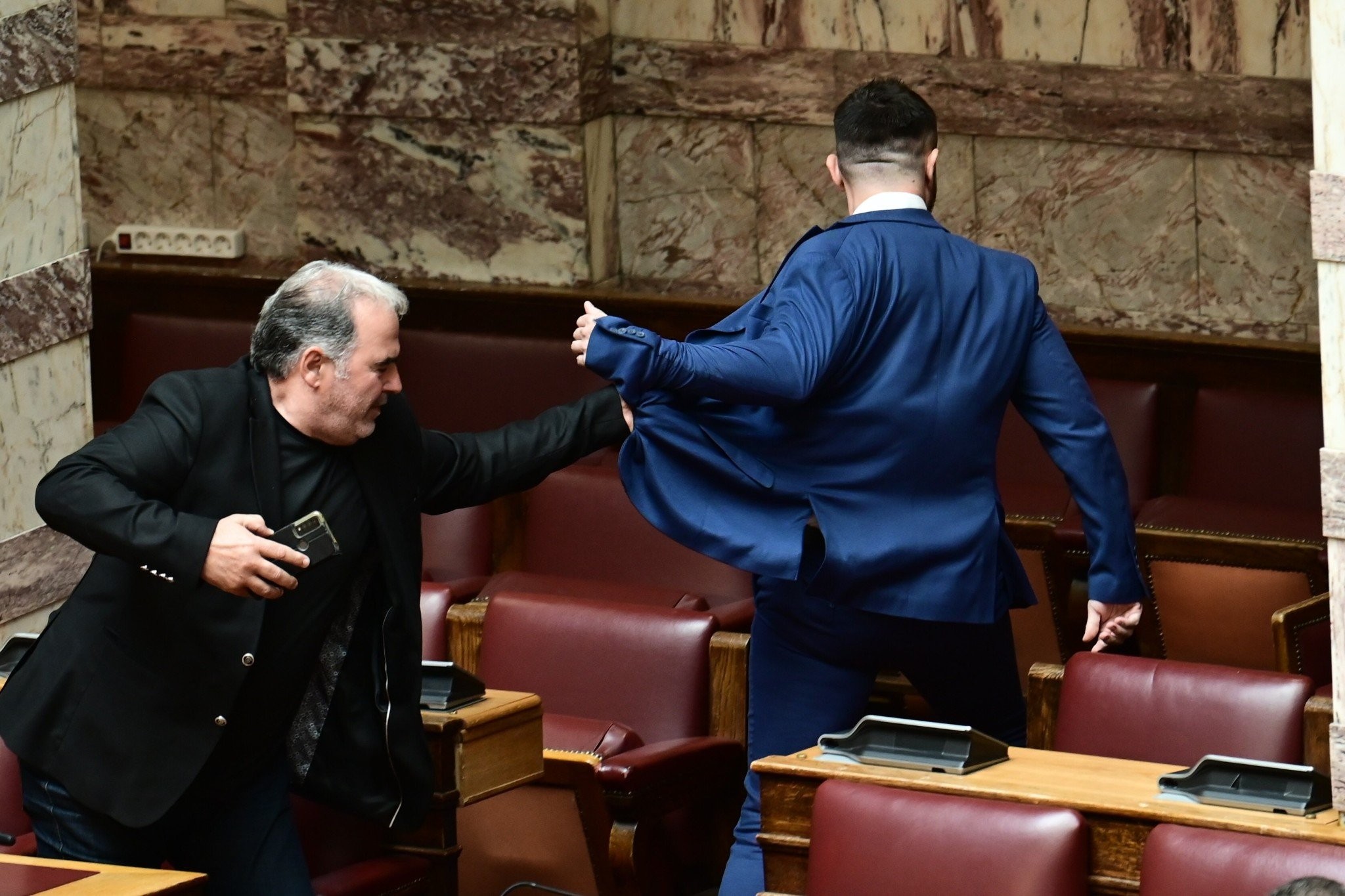 Αίρεται η ασυλία του Φλώρου για την επίθεση στον Γραμμένο