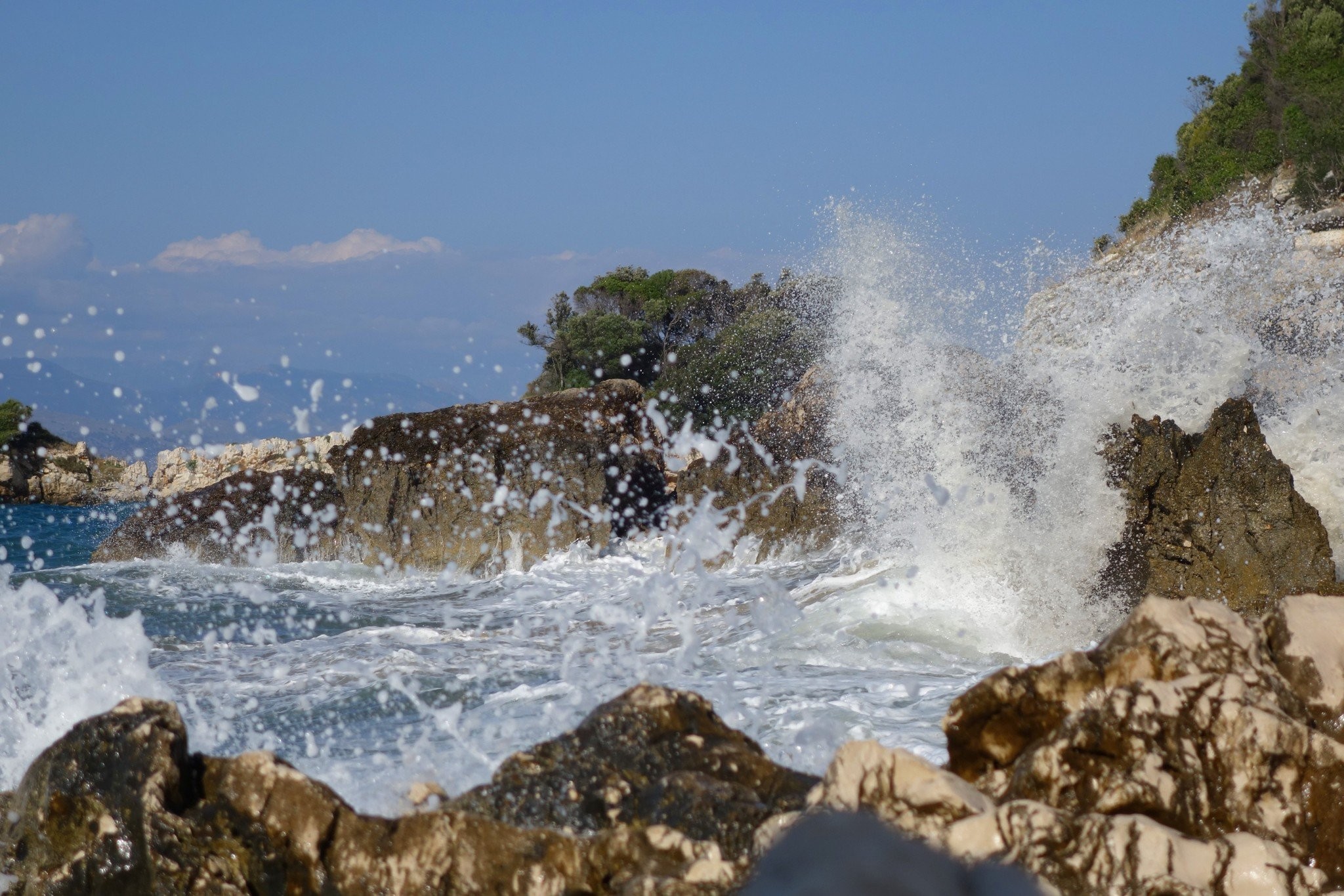 Με πτώση της θερμοκρασίας και μελτέμια αποχαιρετά ο Ιούλιος - Πώς θα κυλήσει ο καιρός τον Αύγουστο