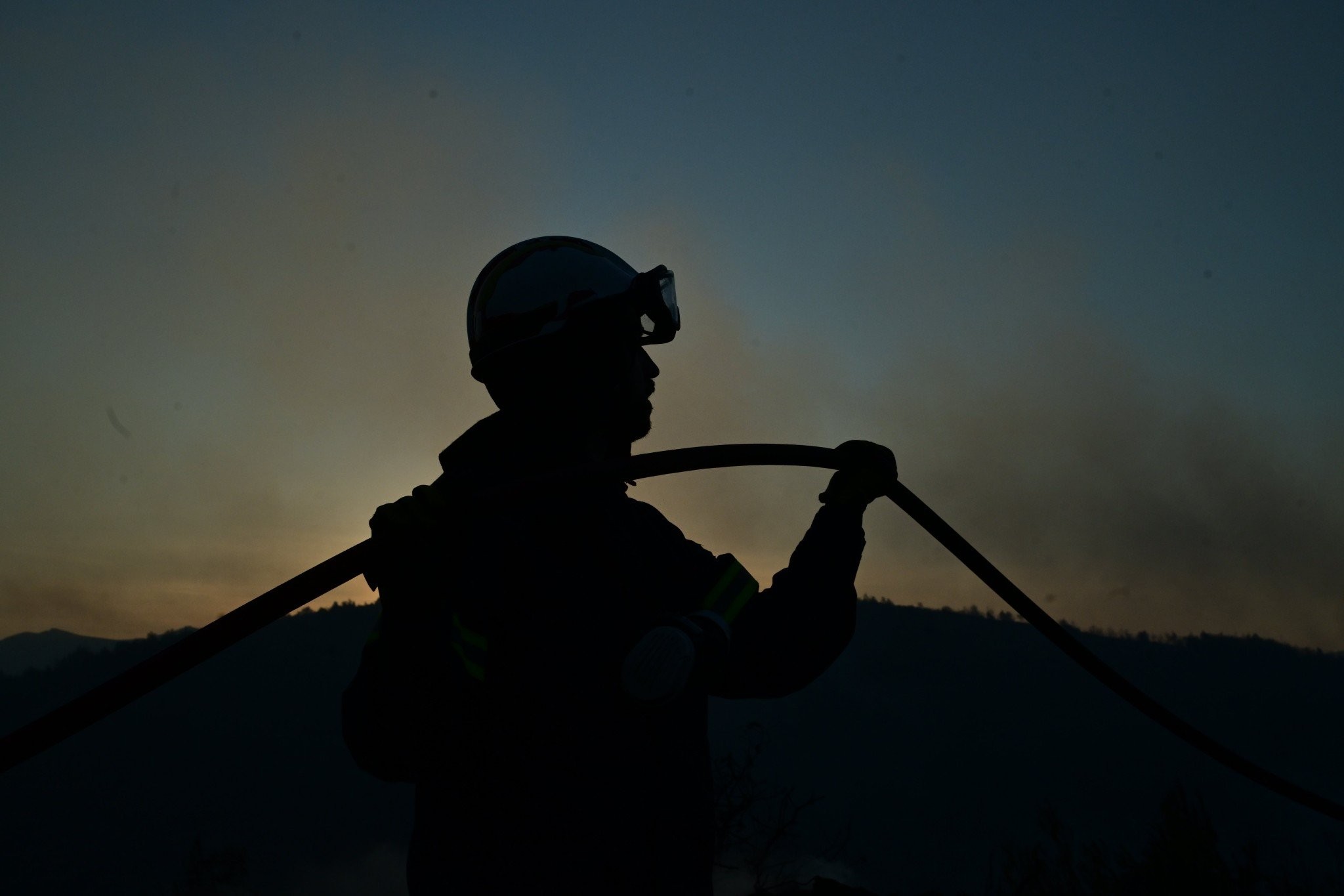 Καλύτερη η εικόνα της φωτιάς στον Μανδρότοπο Δράμας - Μαίνεται η πυρκαγιά στον Δήμο Πρεσπών