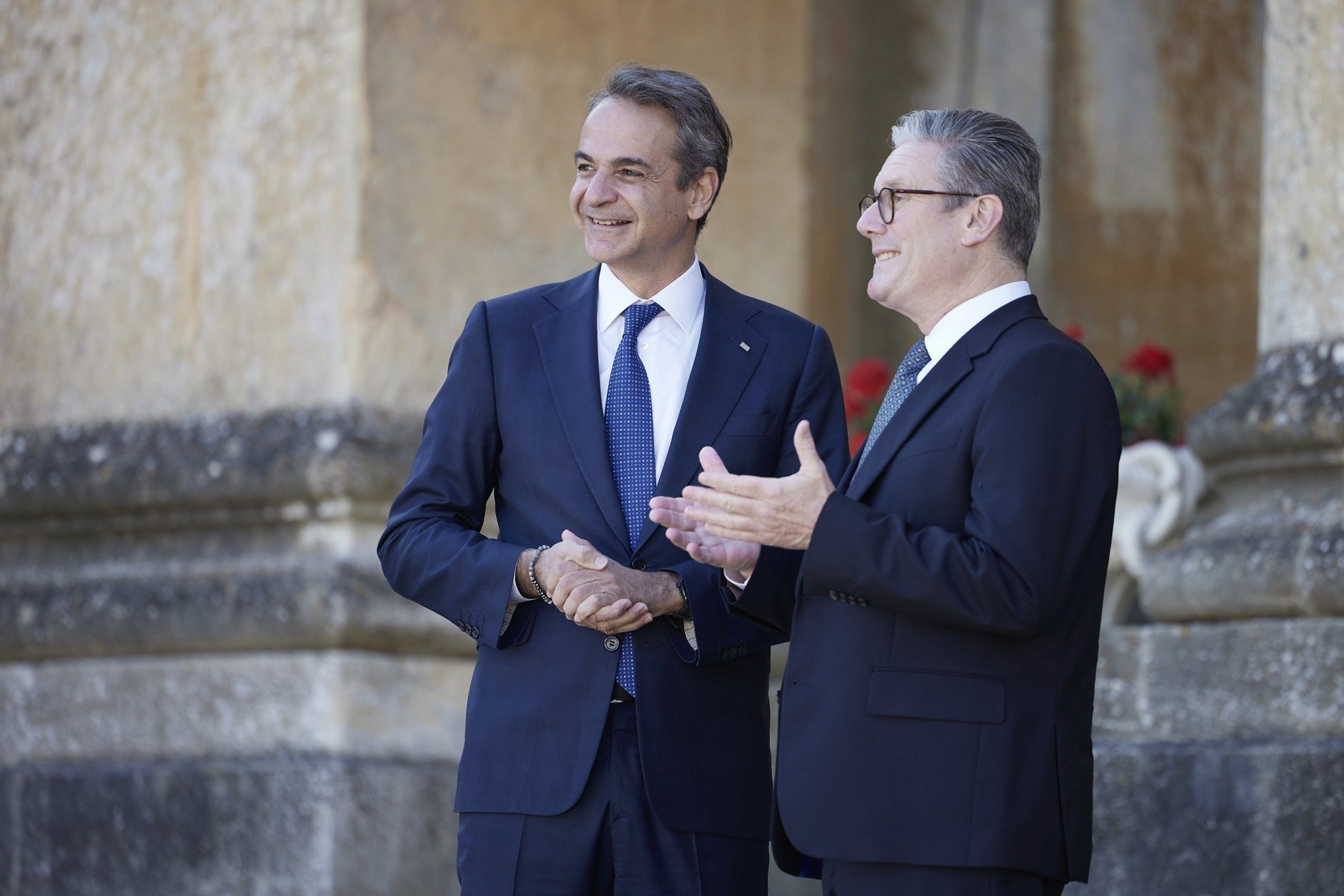 Τετ α τετ Μητσοτάκη - Στάρμερ στην 4η Σύνοδο της Ευρωπαϊκής Πολιτικής Κοινότητας