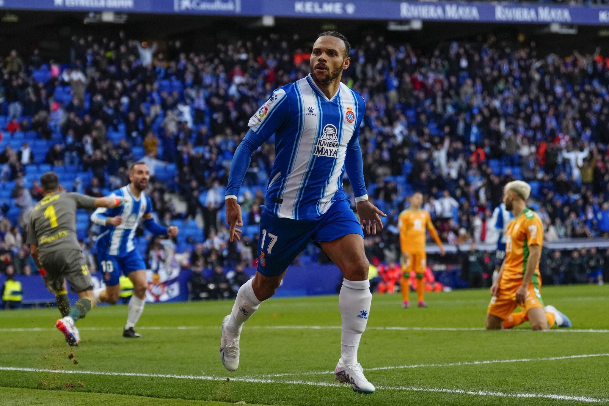 «Συμφωνία μεταξύ Ολυμπιακού και Μάρτιν Μπρέιθγουεϊτ, ταξιδεύει στην Ελλάδα ο παίκτης» [vid]