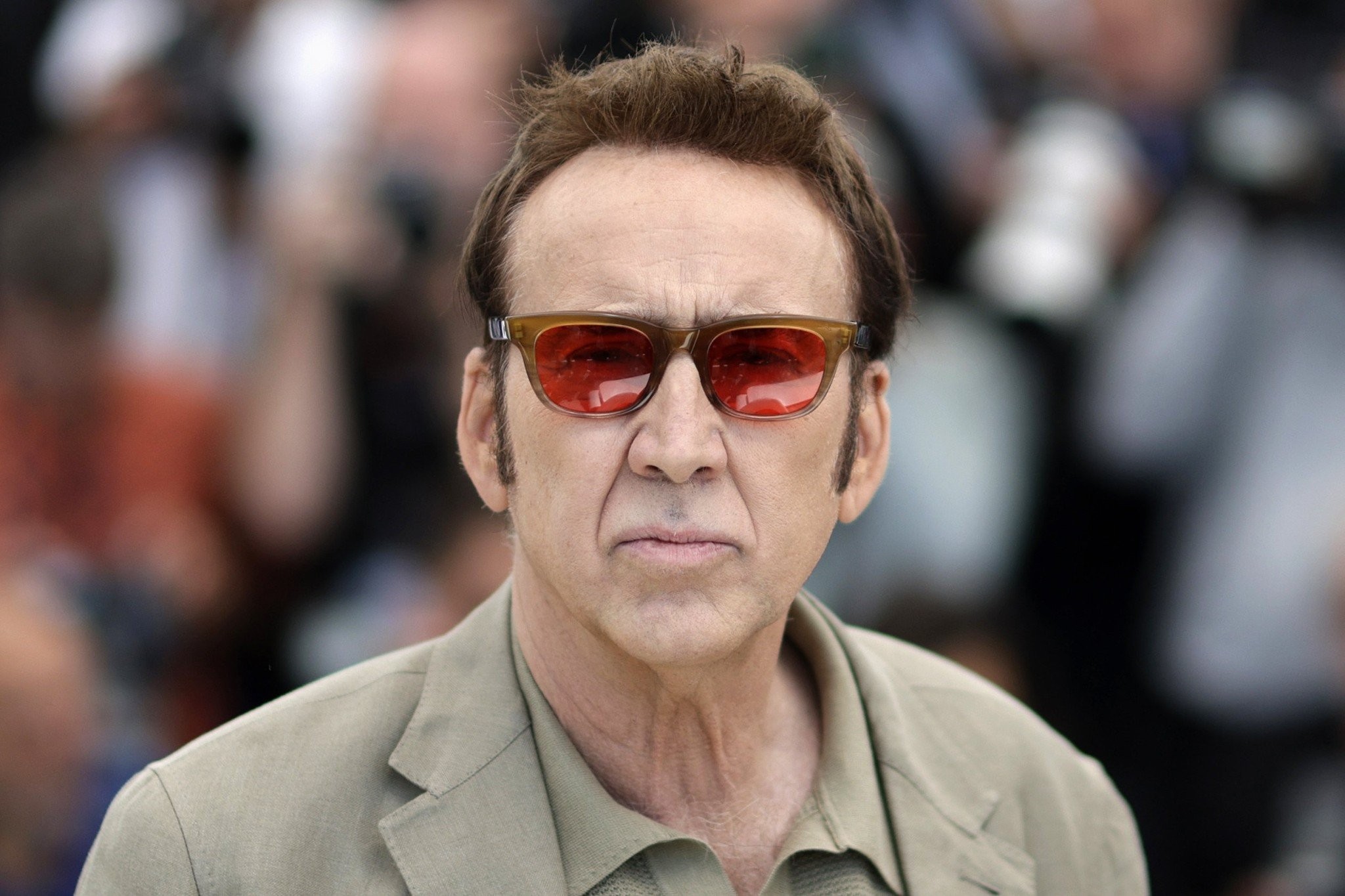 Περιπέτεια στα Μέγαρα για τον Νίκολας Κέιτζ - Του επιτέθηκε σμήνος άγριων μελισσών