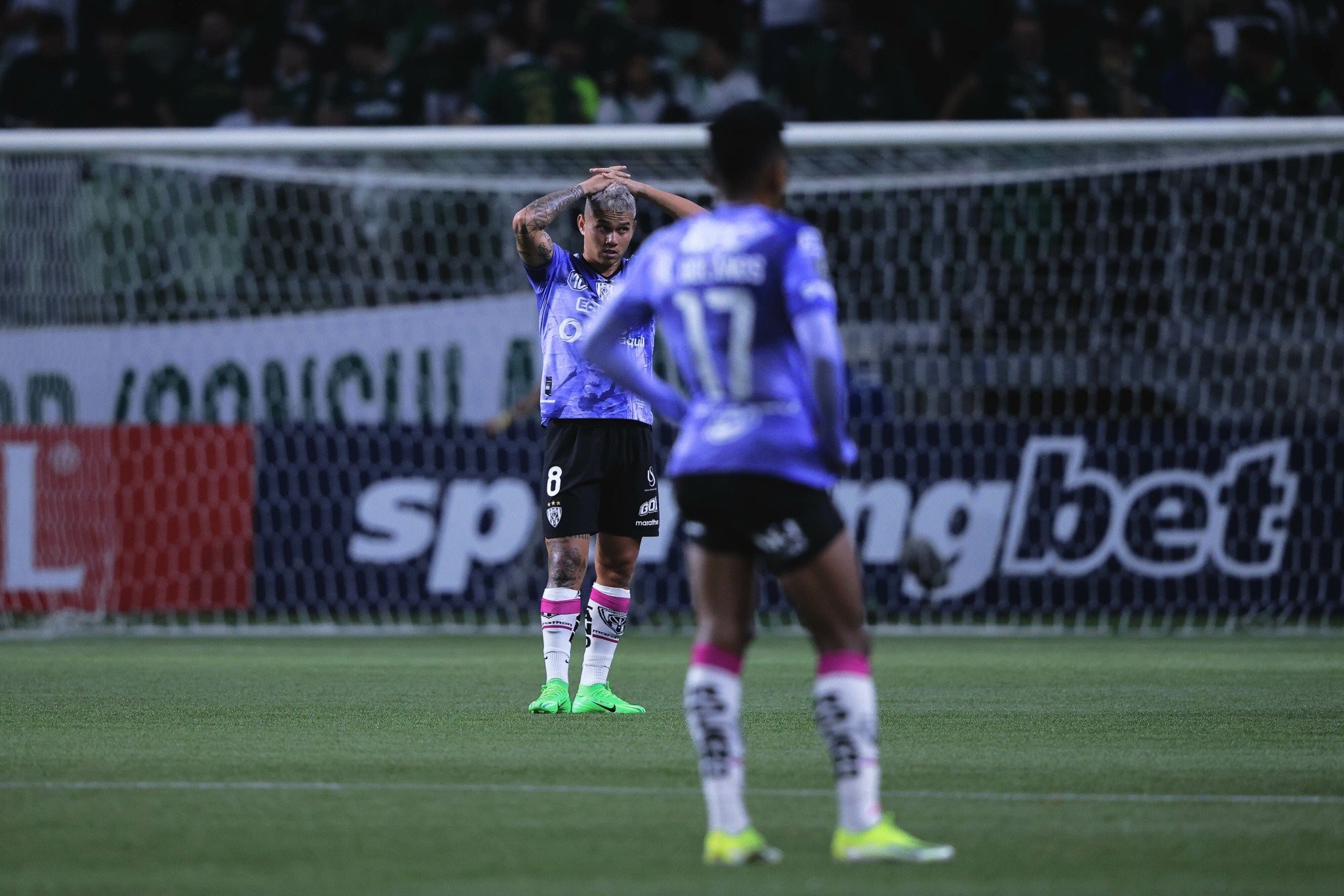 Τιμωρήθηκε ποδοσφαιριστής στον Ισημερινό που υποδυόταν τον νεότερο αδερφό του