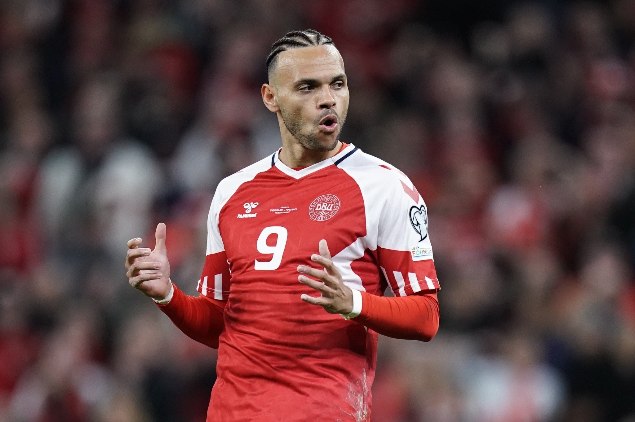 Ολυμπιακός: «Στην Ελλάδα ο Μπρέιθγουεϊτ για να υπογράψει, ακολουθεί ο Πιρόλα», σύμφωνα με τον Ρομάνο