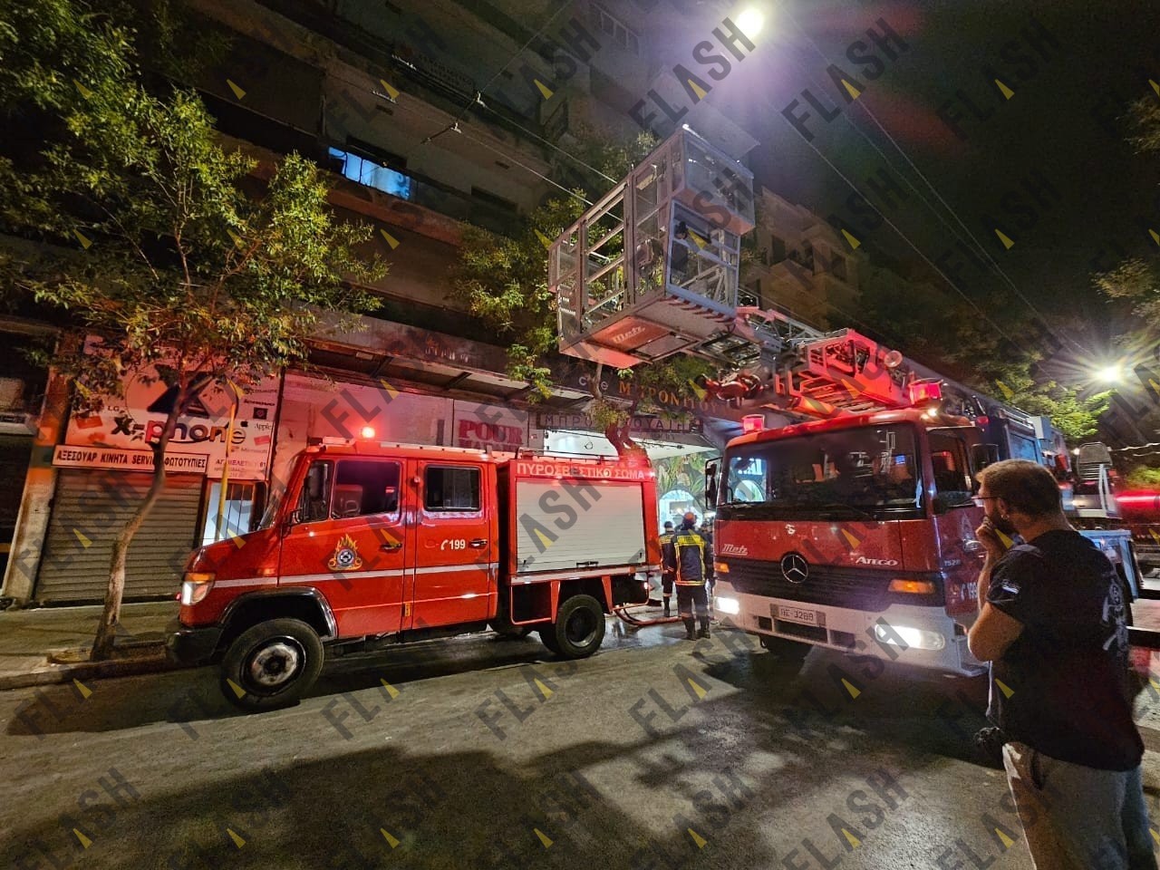 Κυψέλη: Μεγάλες ζημιές στο θέατρο Μπρόντγουαιη - Για 20 ώρες έκαιγε η φωτιά