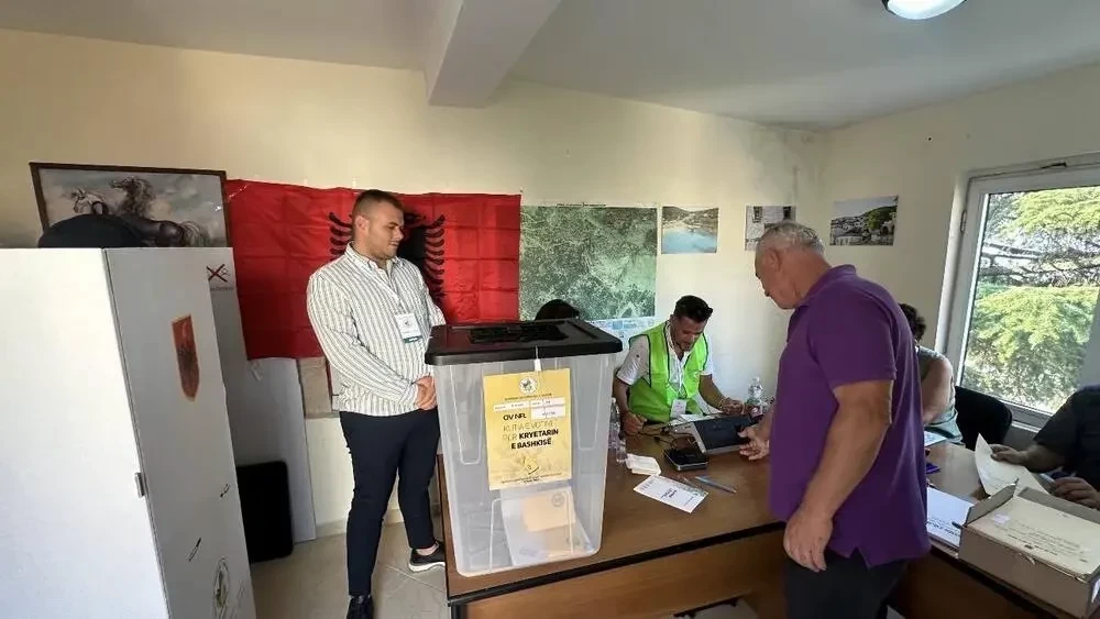 Εκλογές στη Χειμάρρα: Νίκησε ο υποψήφιος του Ράμα, Βαγγέλης Τάβος