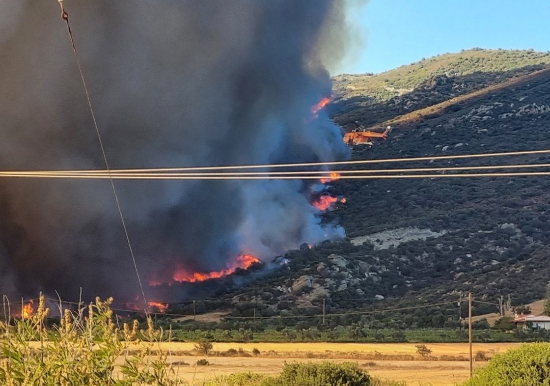 Χωρίς ενεργές εστίες η φωτιά στην Εύβοια - Το «ευχαριστώ» Κικίλια στους πυροσβέστες
