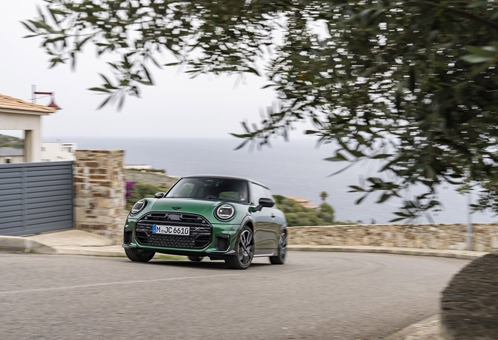 Το νέο MINI Cooper S σε έκδοση JCW