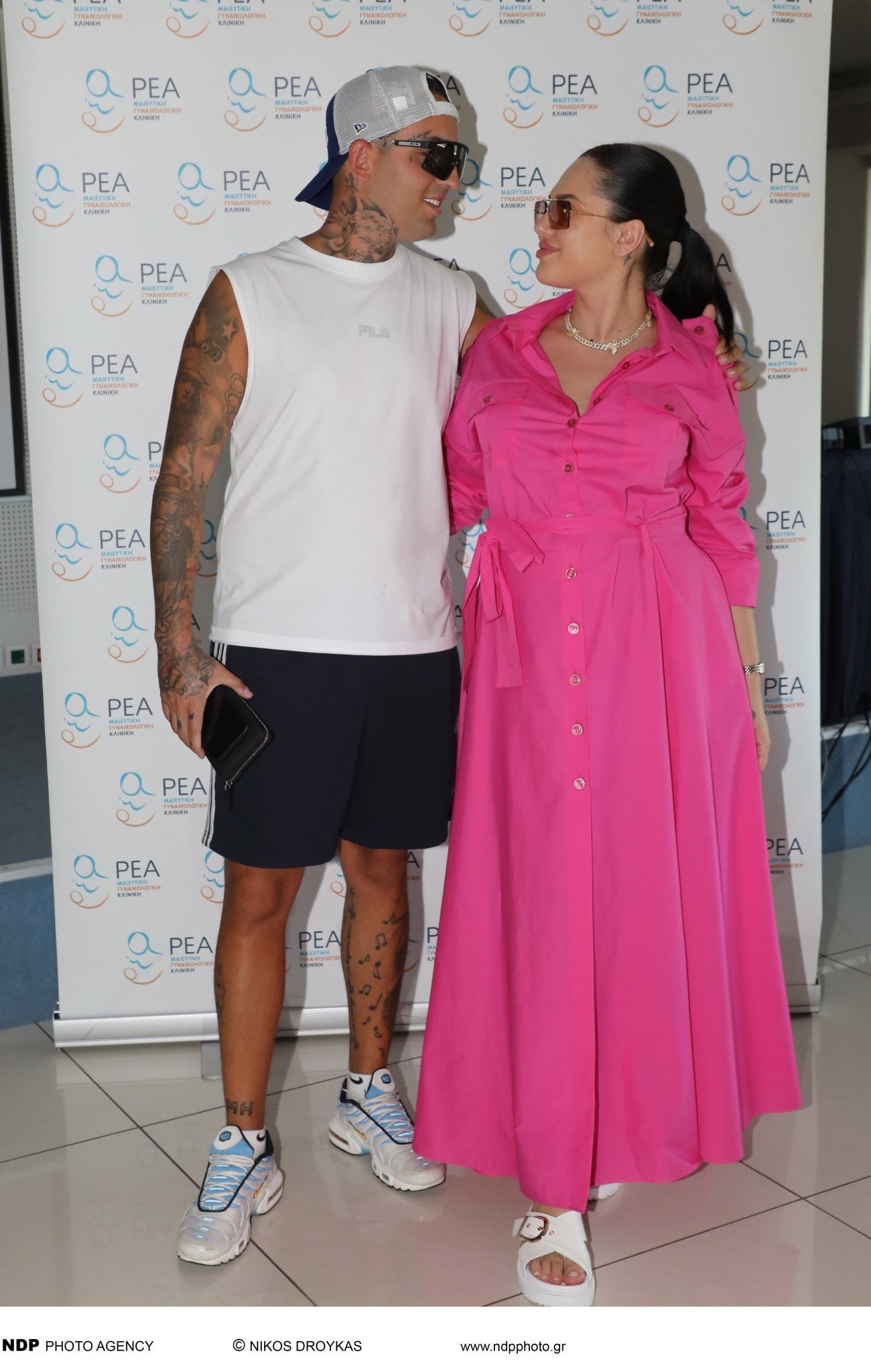 'Ελενα Τσαγκρινού - Dj Stephan: Πήραν εξιτήριο από το μαιευτήριο και ποζάρουν αγκαλιά με τον γιο τους