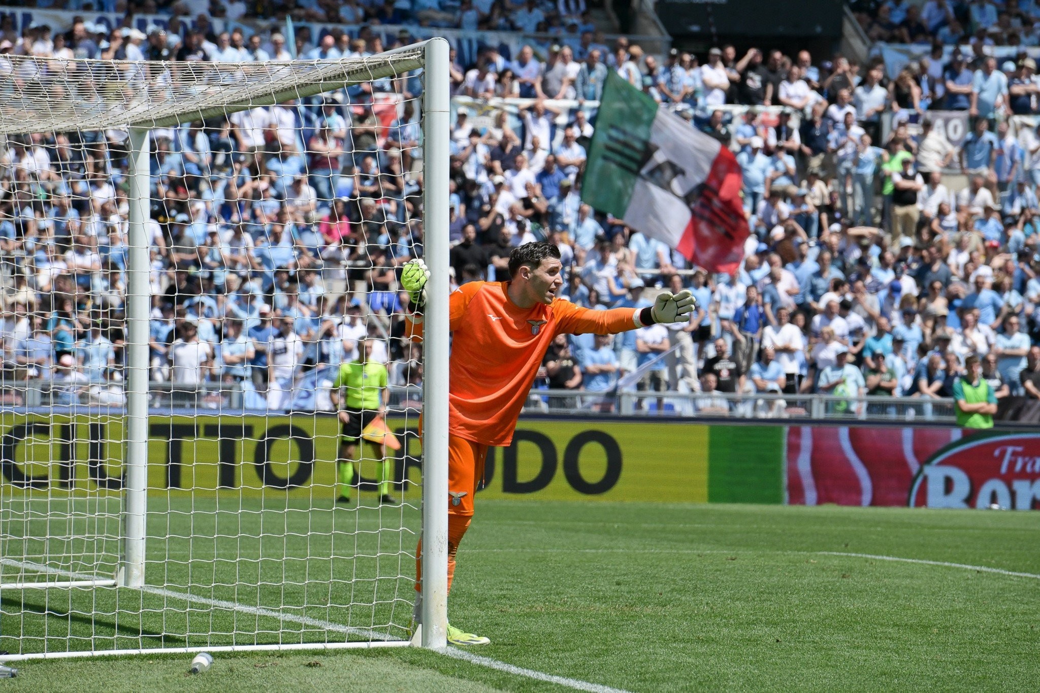 Η Λάτσιο περιμένει πρόταση 20 εκατ. ευρώ για τον Μανδά από Premier League, σύμφωνα με τους Ιταλούς