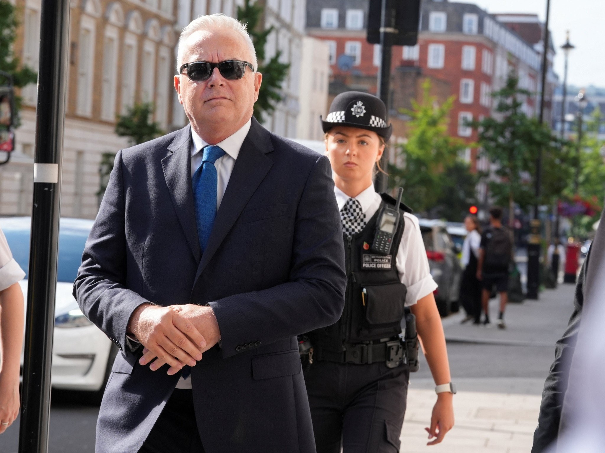 «Καμπάνα» 230.000 ευρώ στον πρώην παρουσιαστή του BBC, που κατηγορείται για παιδική πορνογραφία