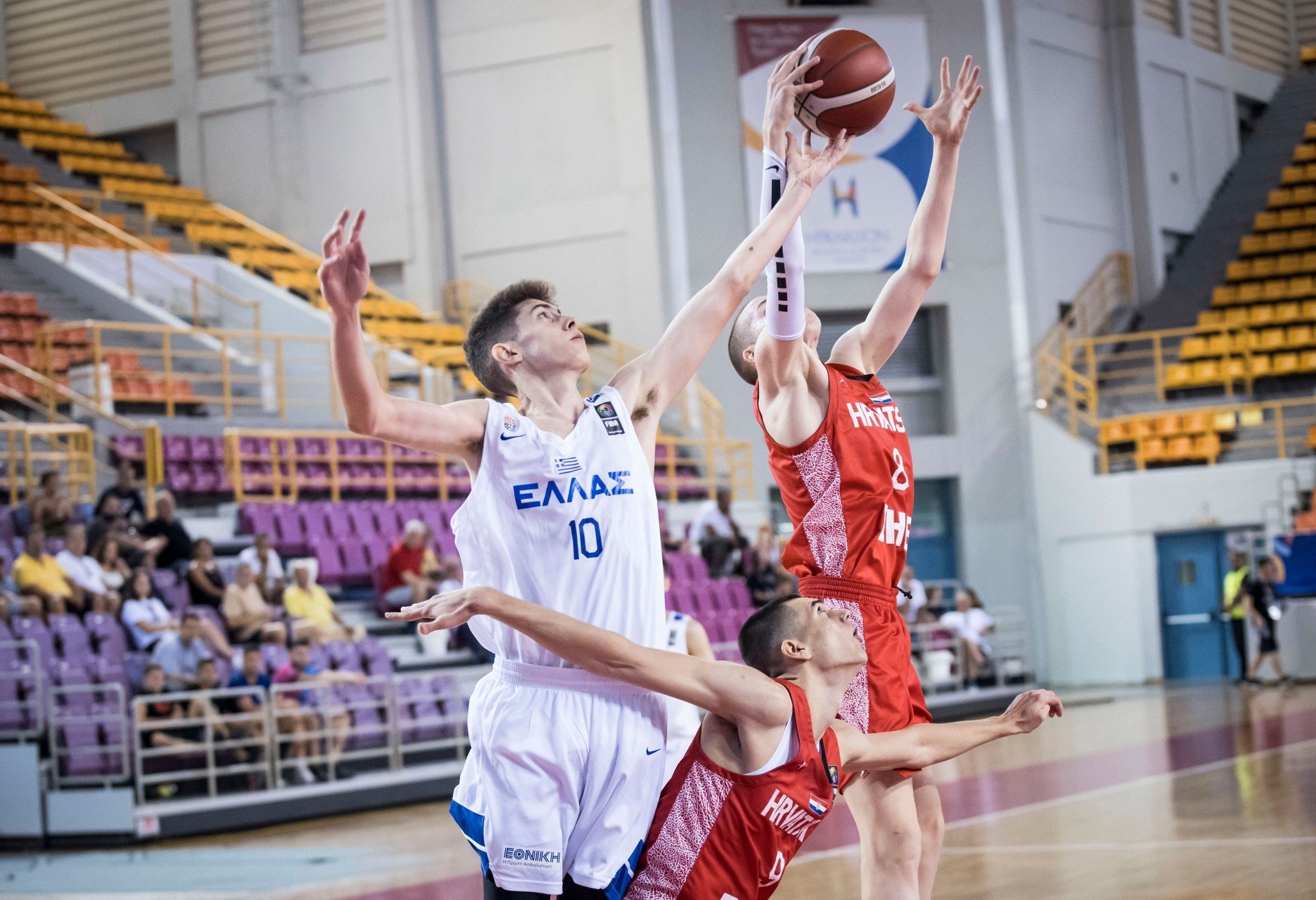 Επικό buzzer-beater τρίποντο από τον Χατζηλάμπρου κόντρα στην Κροατία