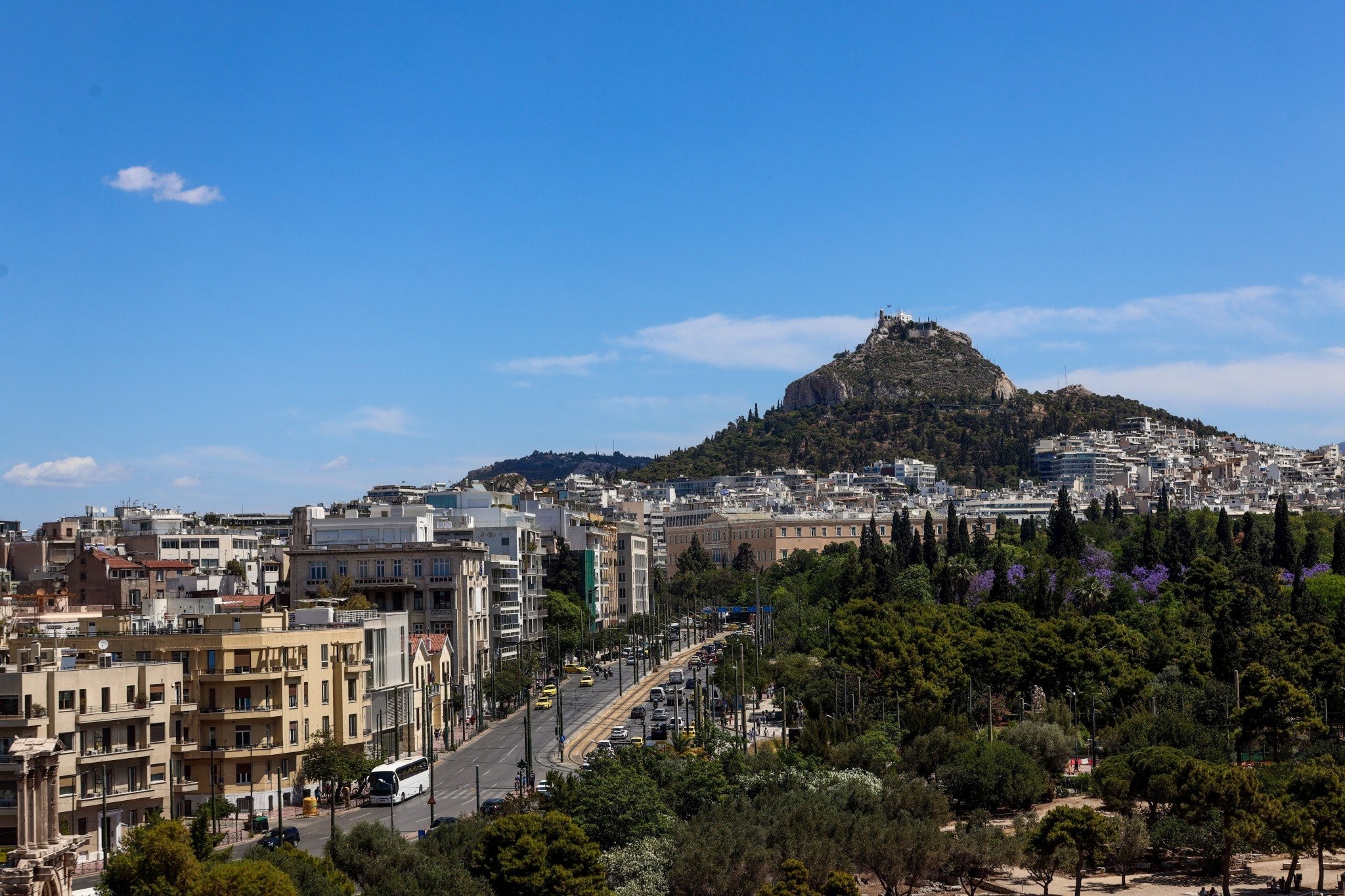 Δήμος Αθηναίων: Απαγόρευση κυκλοφορίας στον Λυκαβηττό λόγω πολύ υψηλού κινδύνου πυρκαγιάς