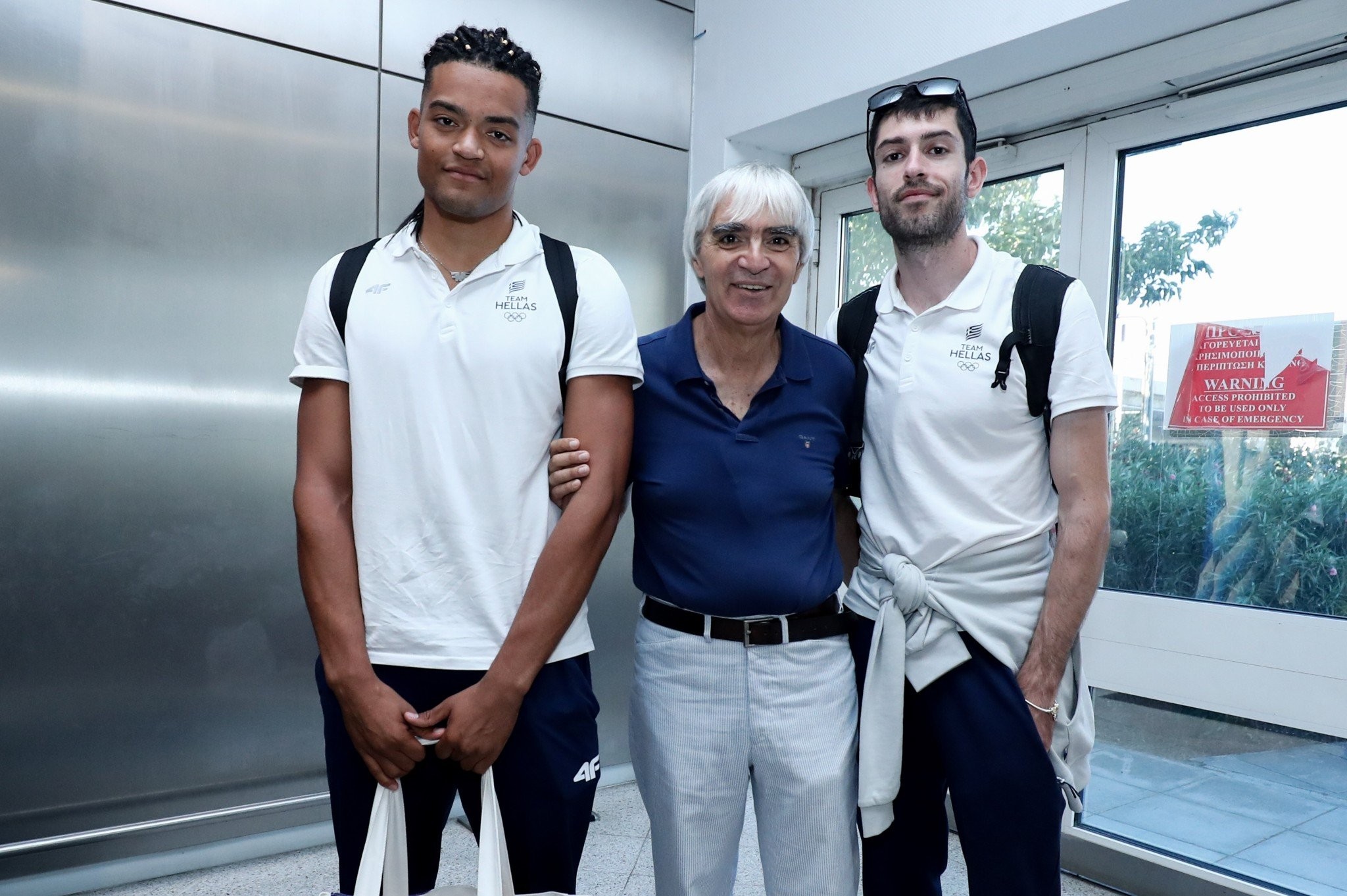 Τεντόγλου και Καραλής για τη φωτιά: «Έξω από τα παράθυρα του αεροπλάνου σκοτείνιαζε η εικόνα»