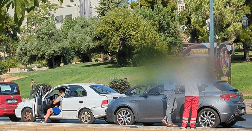 Καραμπόλα τεσσάρων αυτοκινήτων στη Βασιλίσσης Σοφίας - Μπροστά στο Μέγαρο Μουσικής