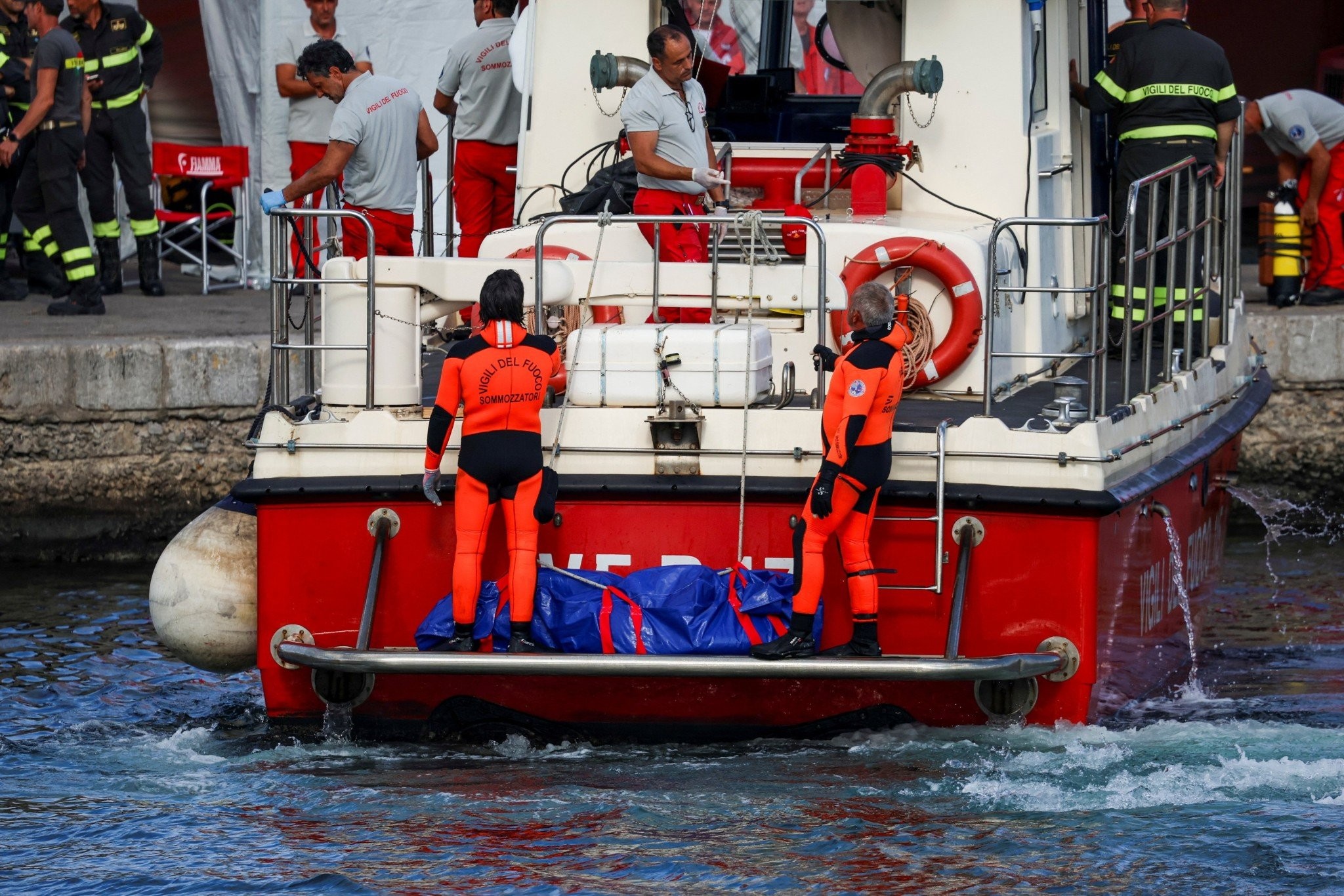 Ναυάγιο στη Σικελία: Όλα τα σενάρια ανοιχτά – Τί είναι η «καθοδική ριπή»