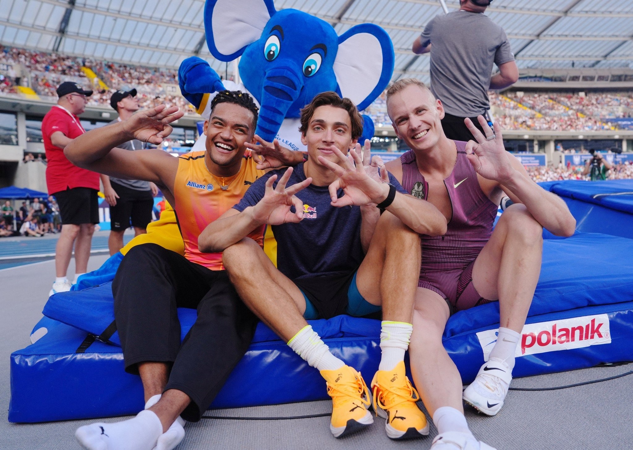 Έκρηξη... ευτυχίας από τον Εμμανουήλ Καραλή: «Αγαπώ την ζωή μου»