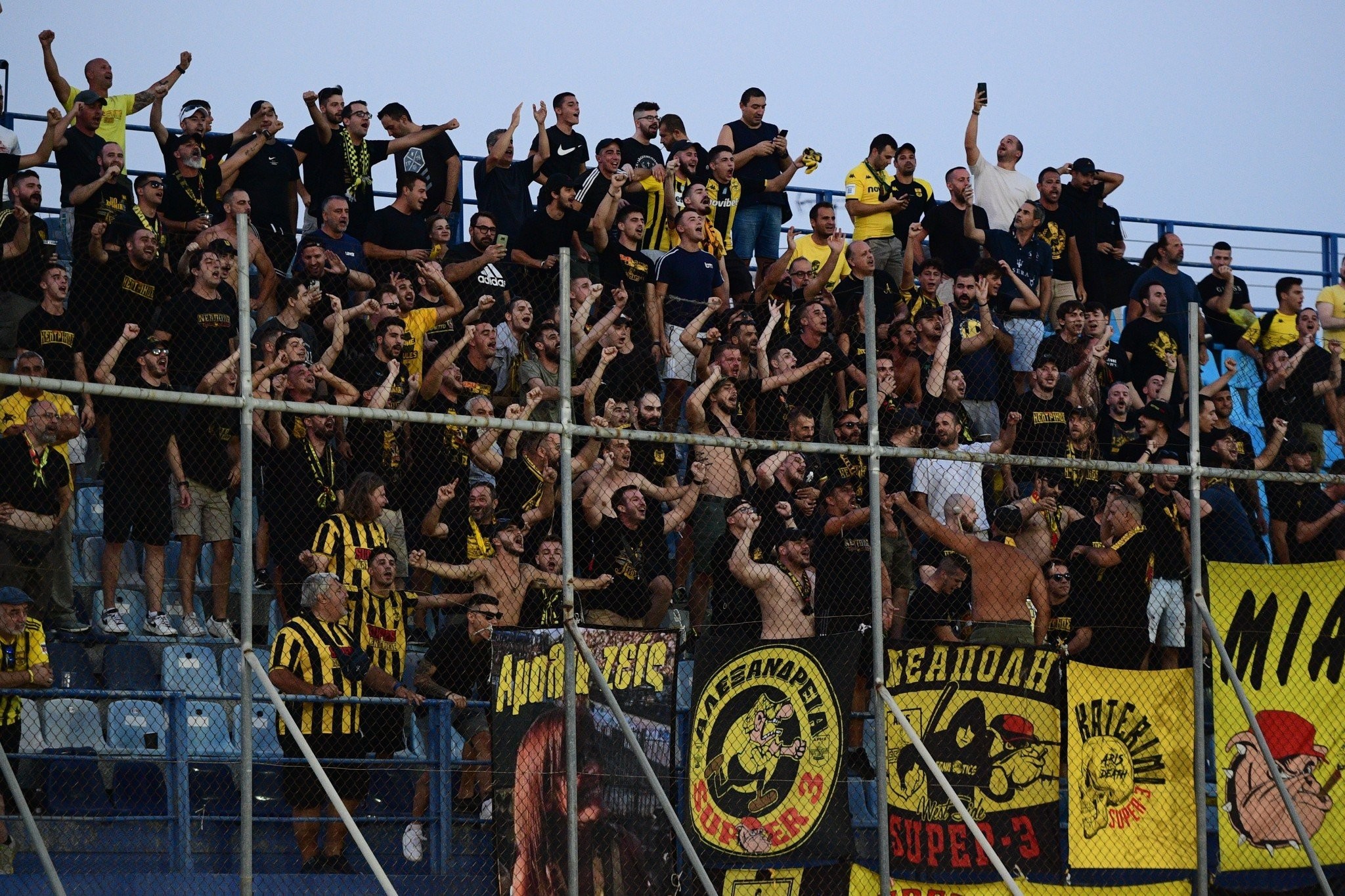 Κλήθηκαν σε απολογία Άρης, Ολυμπιακός και ΠΑΟΚ από την Super League - Η σχετική ανακοίνωση