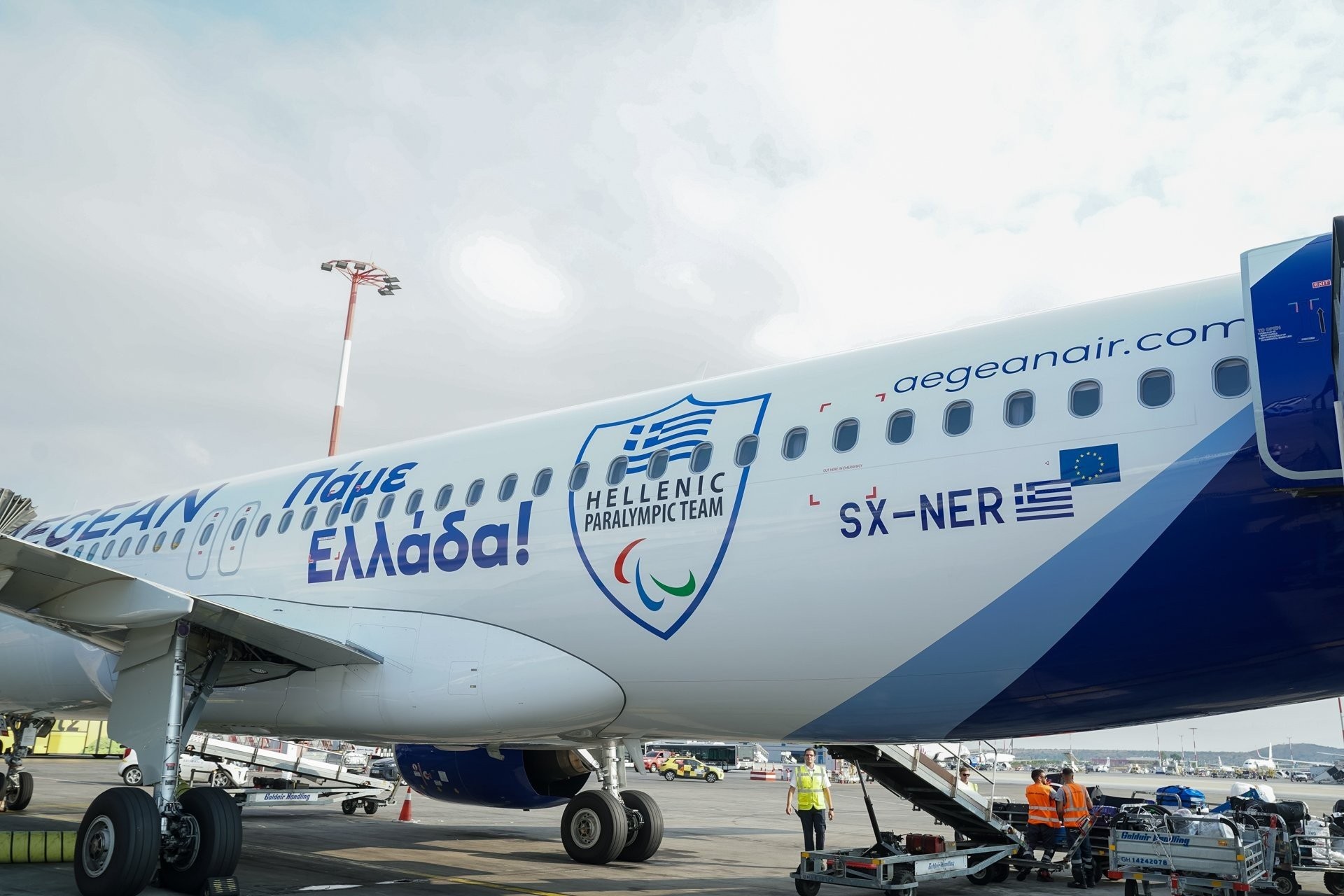 Η AEGEAN ταξιδεύει την Παραολυμπιακή αποστολή στο Παρίσι. Tην αποχαιρετά με το μήνυμα «Πάμε Ελλάδα»