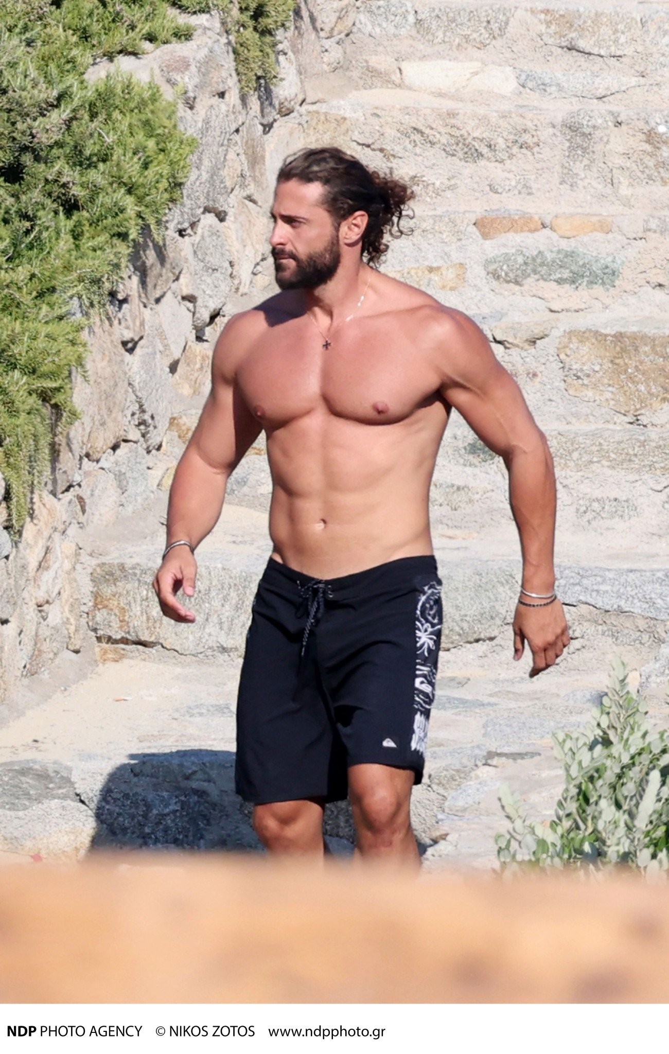 Κωνσταντίνος Βασάλος: Μετά τον γάμο της Ευρυδίκης Βαλαβάνη το έριξε στο τρέξιμο... στη Σιγκαπούρη!