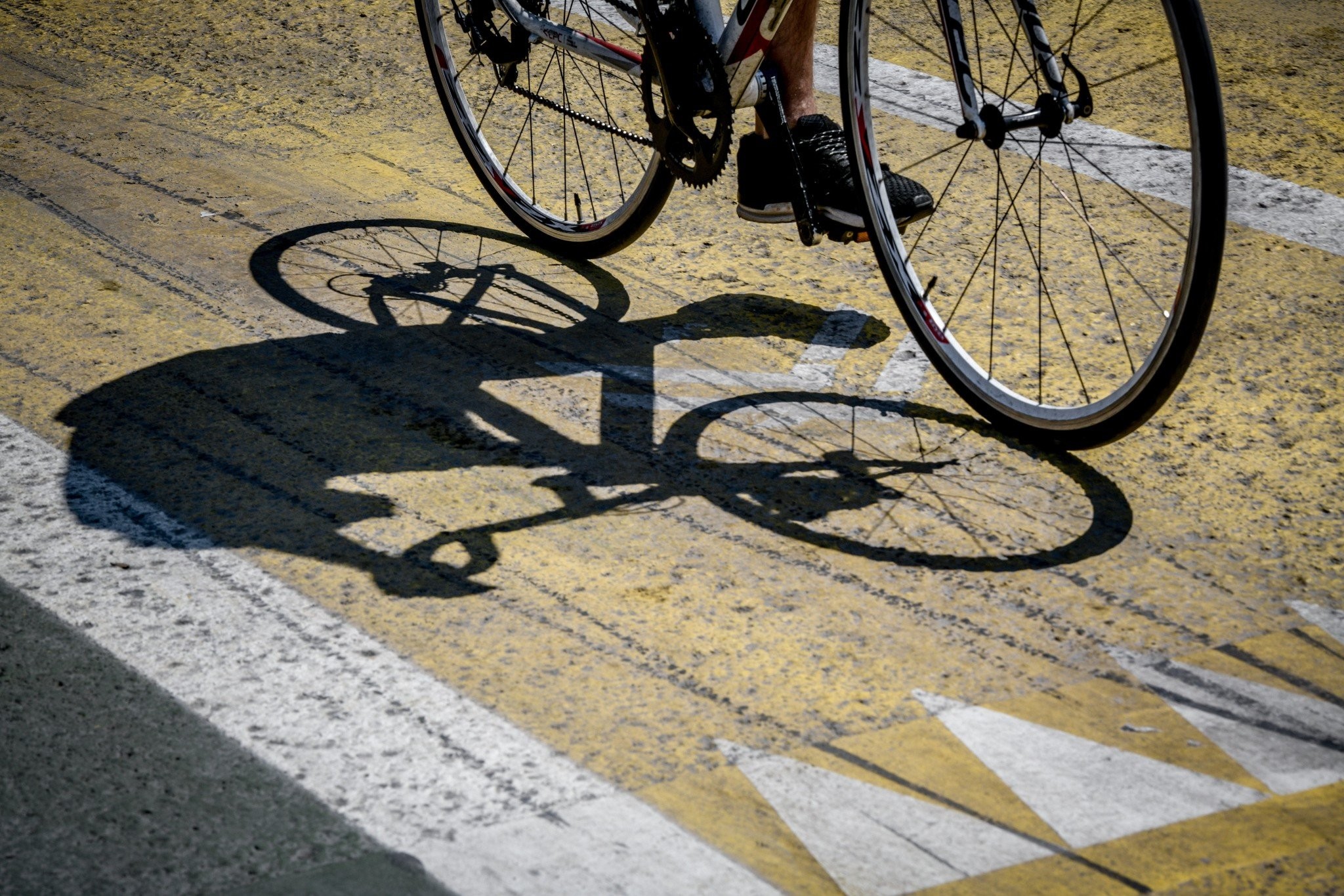 Απίστευτο σκηνικό στην Aιτωλοακαρνανία: Πάτησε με το αγροτικό του ποδηλάτη για ένα τσαμπί σταφύλια!