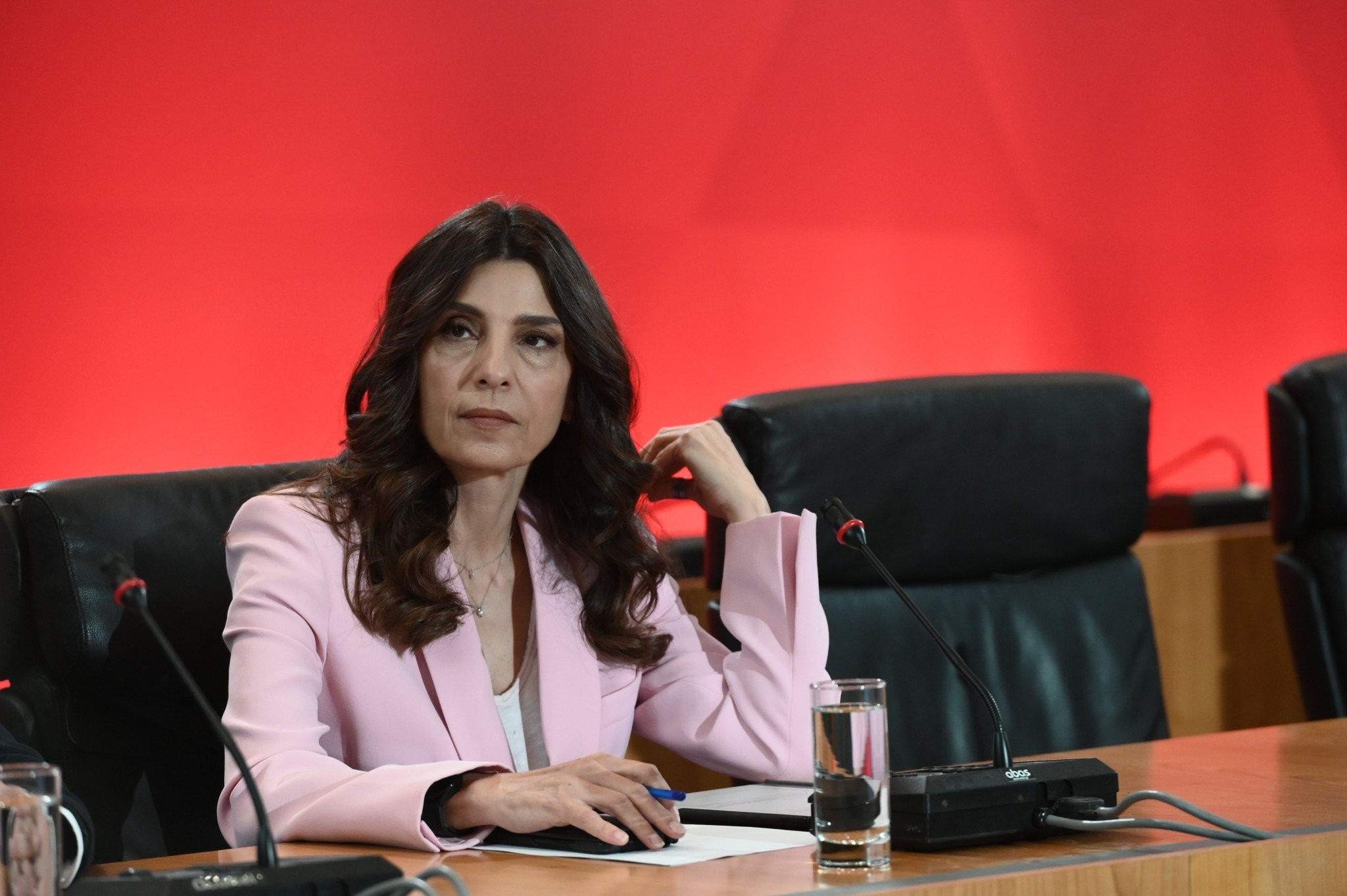 Ανακοινώθηκε στη Βουλή η παραίτηση του Όθωνα Ηλιόπουλου - Την Παρασκευή η ορκωμοσία της Τσαπανίδου