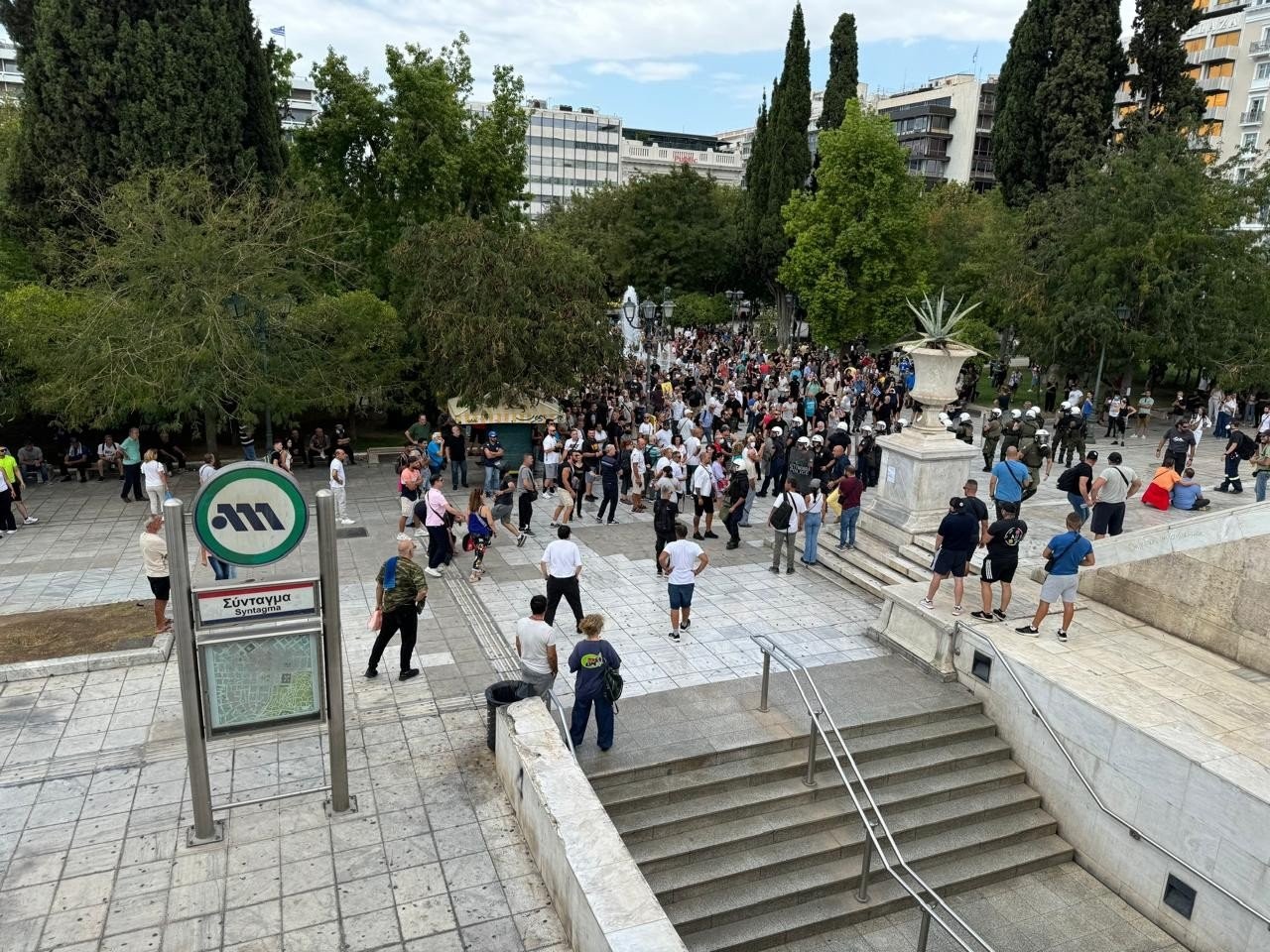 Ένταση και χημικά σε συγκέντρωση στο Σύνταγμα - Σε προσαγωγές προχώρησε η ΕΛΑΣ