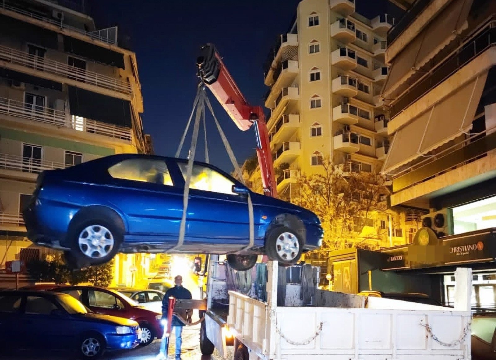 Θεσσαλονίκη: «Σαφάρι» για την απομάκρυνση εγκαταλελειμμένων ΙΧ - Πάνω από 700 «σαραβαλάκια»