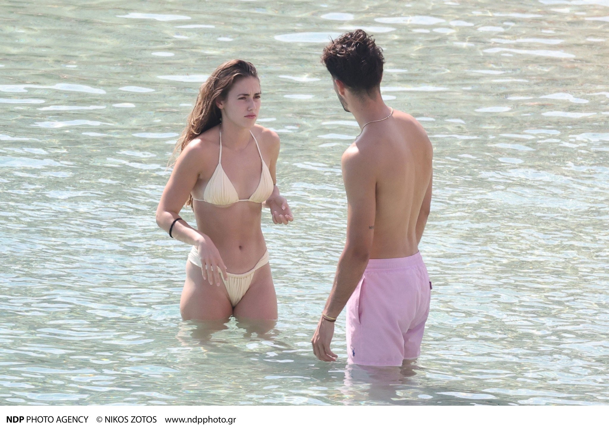 Κλάρα Φερνάντεζ: Τα αλμυρά φιλιά της Ισπανίδας αθλήτριας του στίβου - Στη Μύκονο με τον σύντροφό της