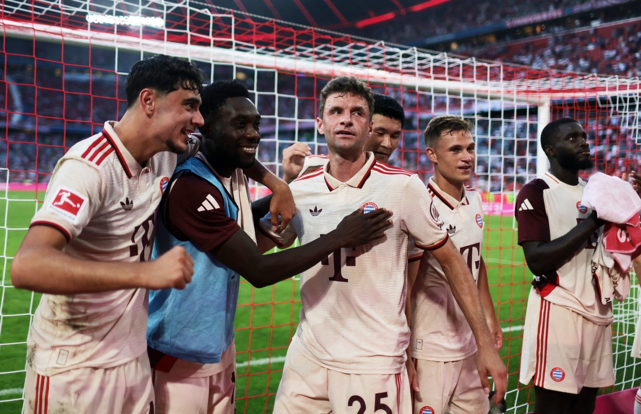 Έγραψε ιστορία η Μπάγερν - Η πρώτη ομάδα που πετυχαίνει 9 γκολ στο Champions League