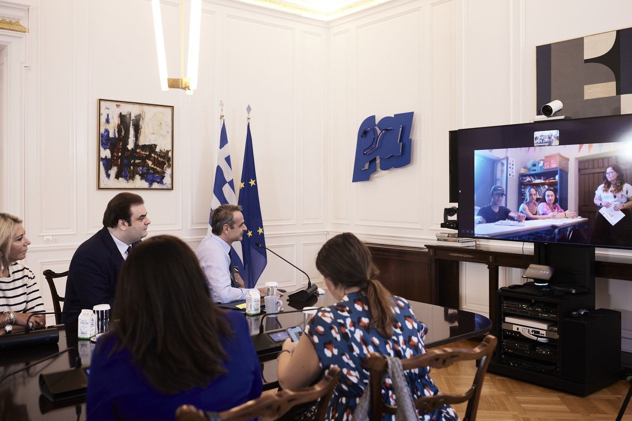 Μητσοτάκης και Πιερρακάκης «μπήκαν» στην ψηφιακή τάξη του Γυμνασίου στη Γαύδο