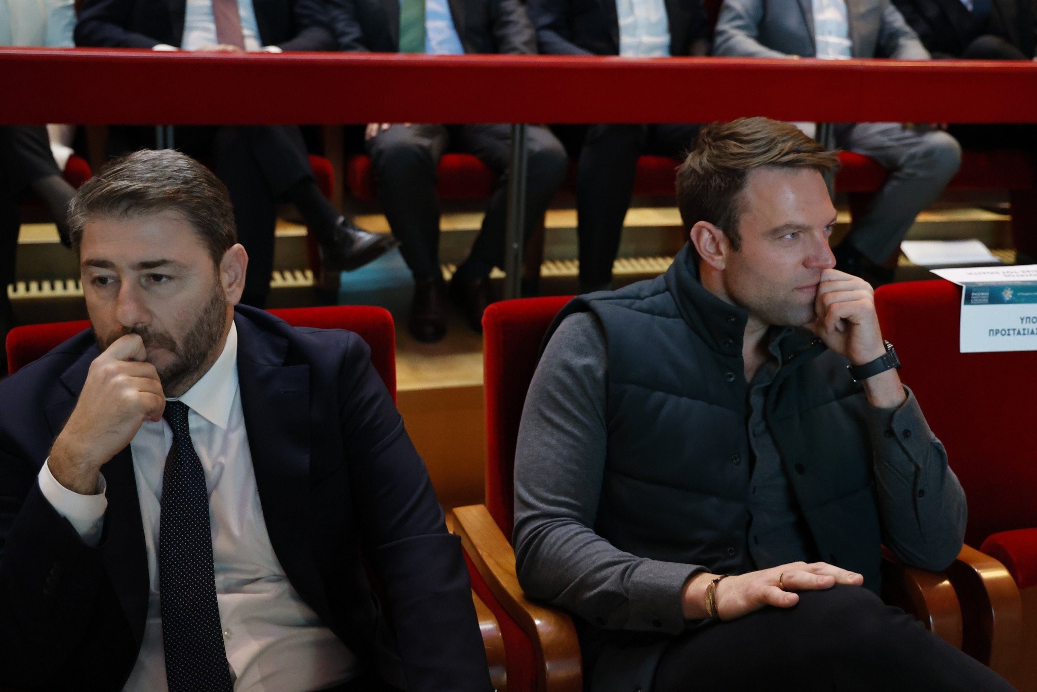 «Ζόμπι» και… κανίβαλοι σε κοκκινοπράσινο φόντο