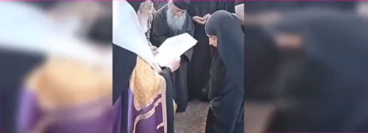 Οι πρώτες δηλώσεις της TikToker που έγινε μοναχή: «Δεν γνώριζα τον Χριστό, δεν αλλάζω αυτή τη ζωή»