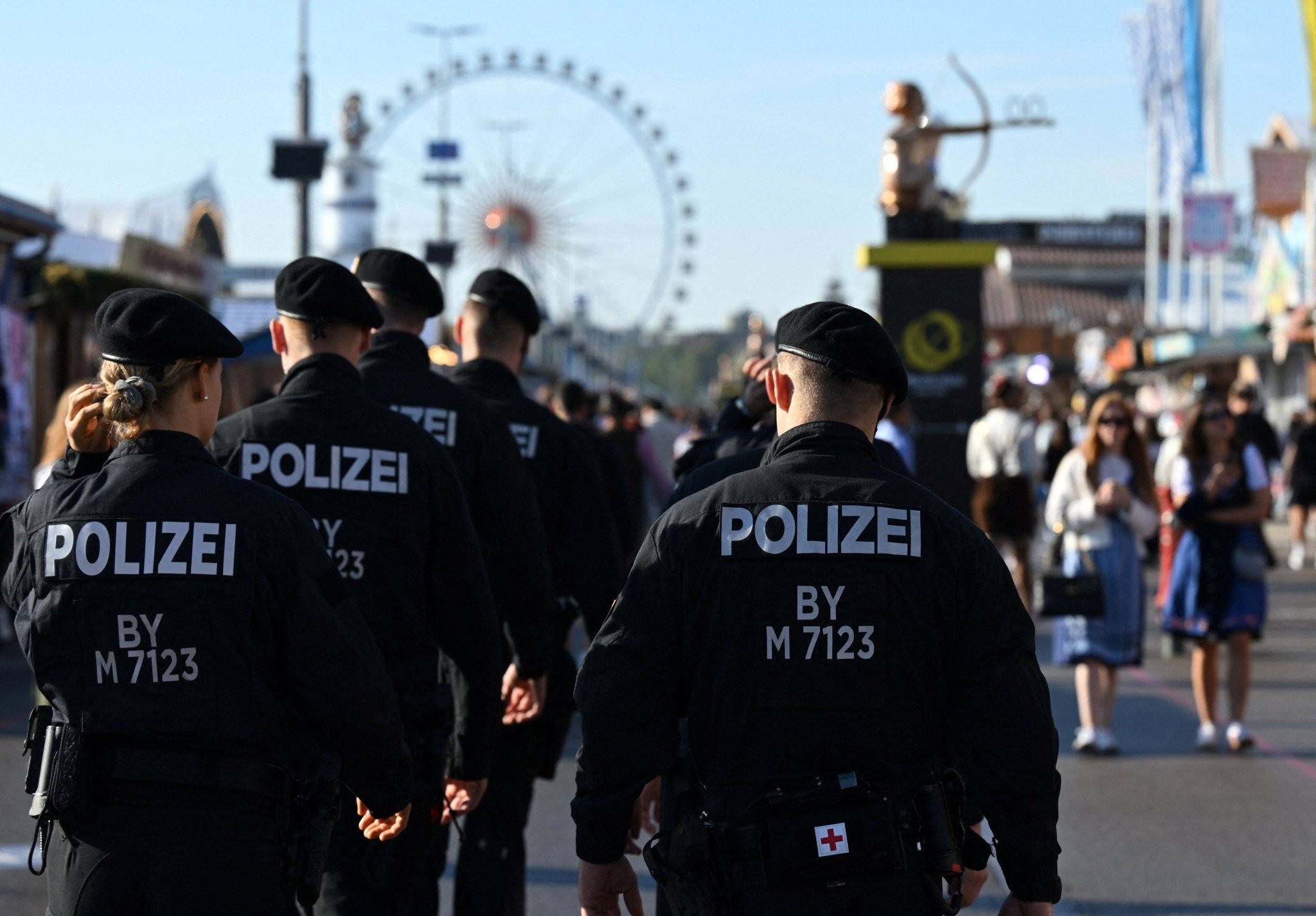 Βερολίνο: Αστυνομικοί «πήραν στο κυνήγι» 10χρονο γιατί κρατούσε σημαία της Παλαιστίνης - Δείτε βίντεο