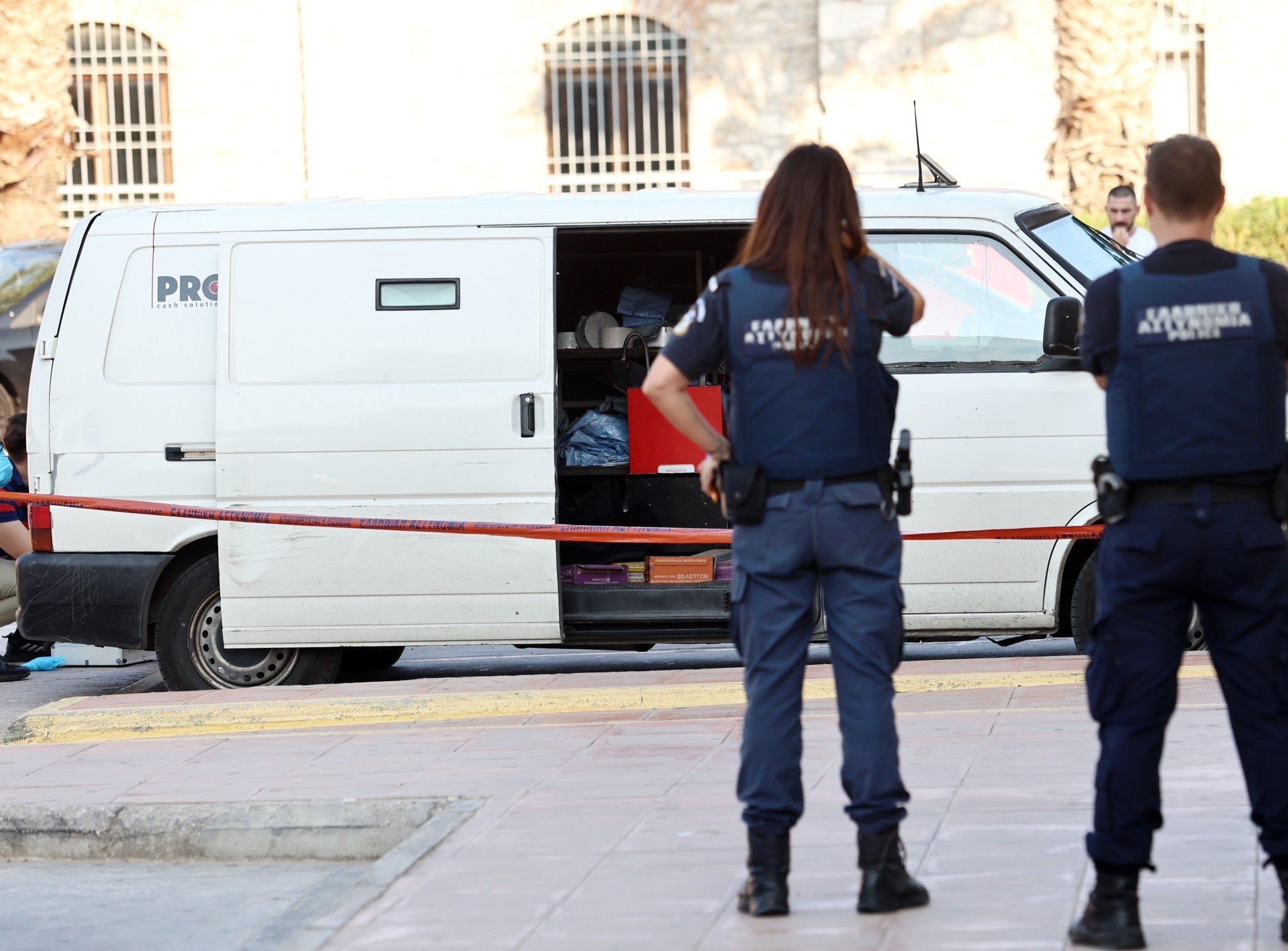 Ερωτήματα για την κινηματογραφική ληστεία χρηματαποστολής στο Λαύριο - Τι εξετάζει η ΕΛΑΣ