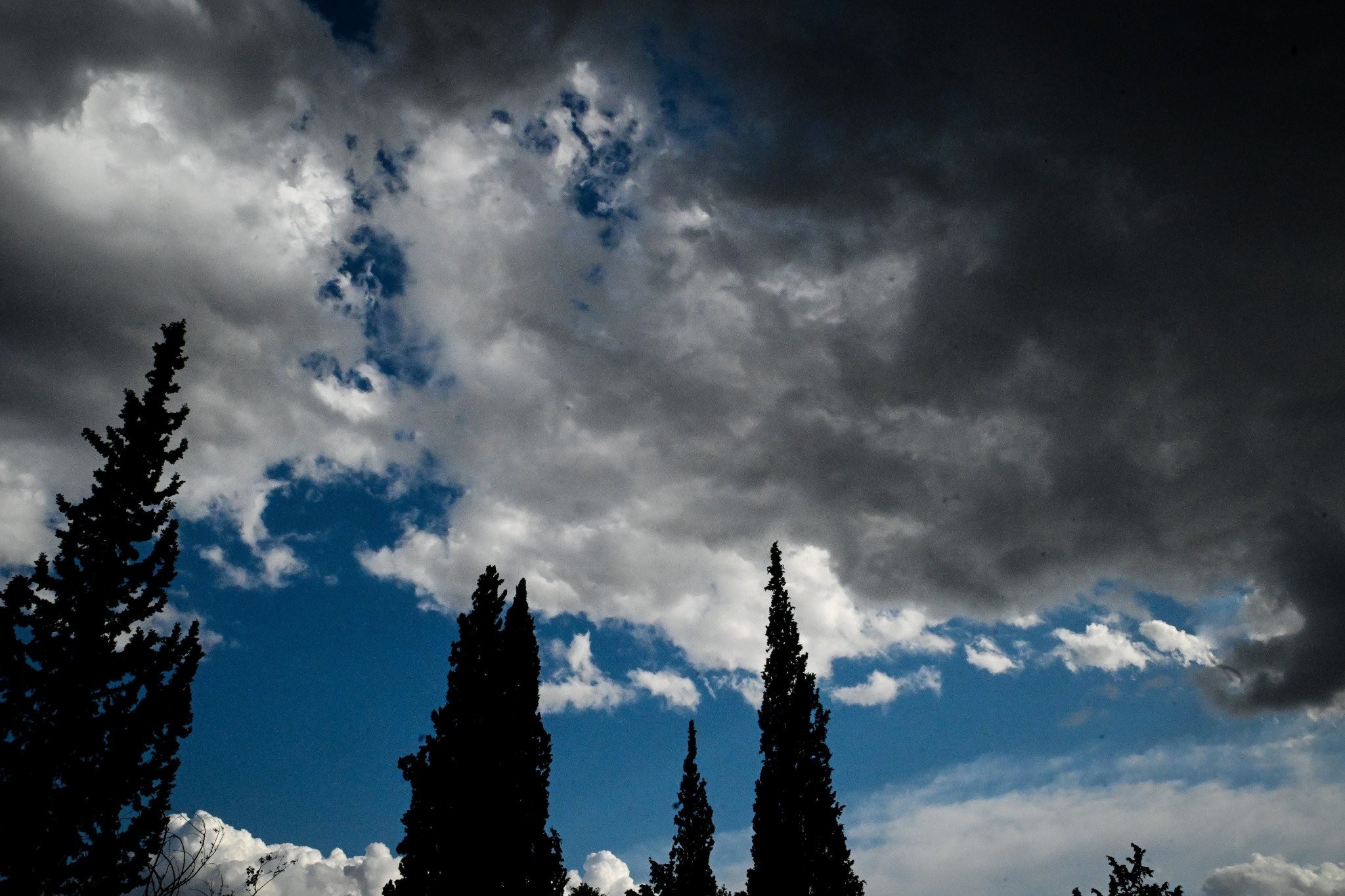 Καιρός: Αλλάζουν οι θερμοκρασίες από Δευτέρα - Έρχεται ισχυρός εμποδιστής αντικυκλώνας