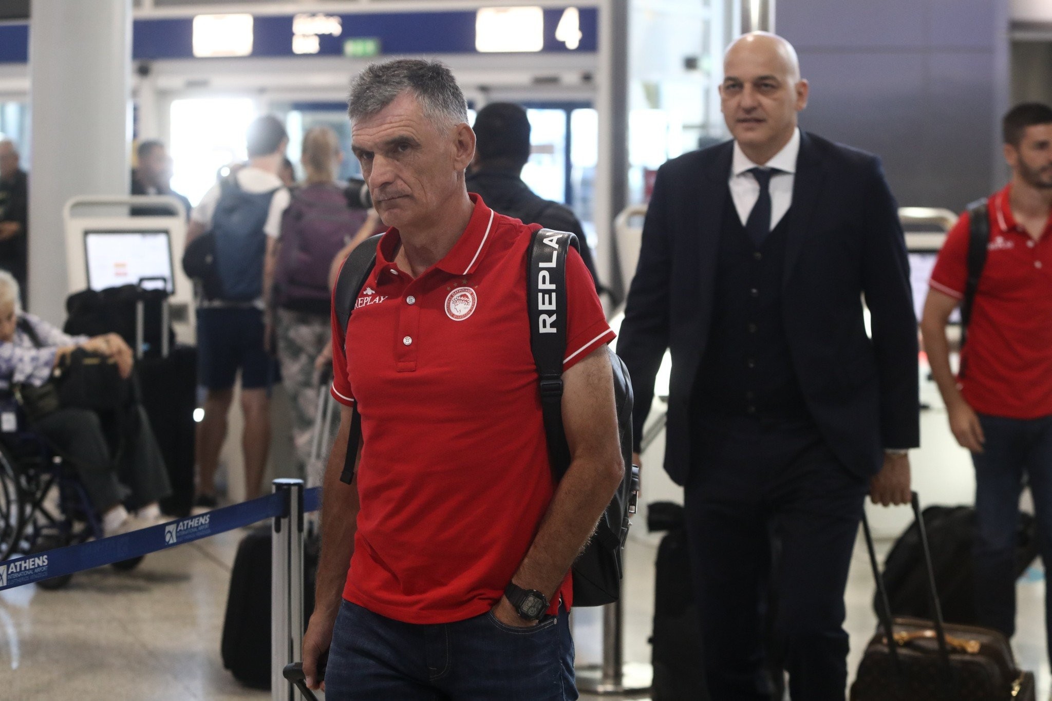 «Πέταξε» για Γαλλία ο Ολυμπιακός - Η αποστολή με τρεις μικρούς και δύο απουσίες