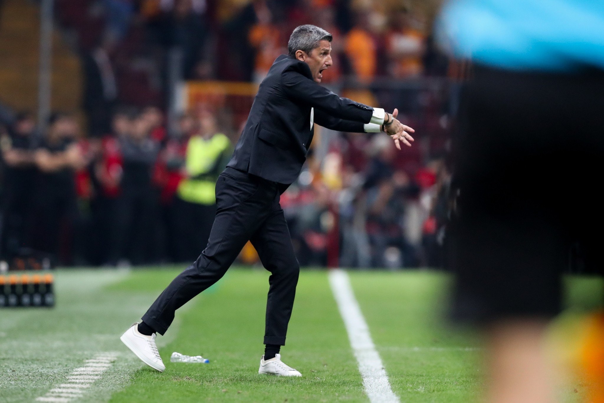 Ραζβάν Λουτσέσκου: «Δεχθήκαμε δύο αφελή γκολ, μπορούσαμε να πάρουμε θετικό αποτέλεσμα» [vid]