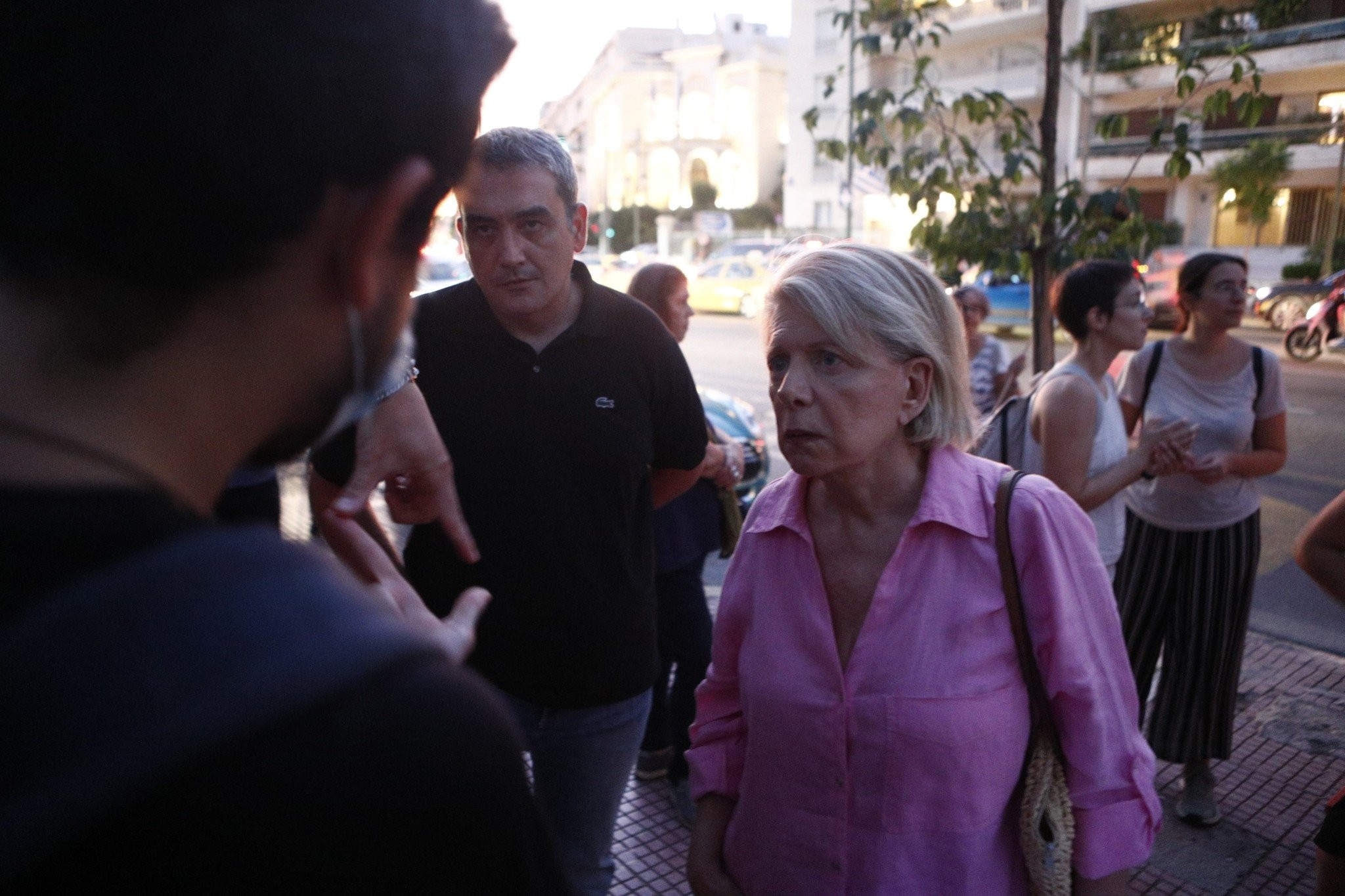 «Στην Ελλάδα δεν υπάρχουν βασιλείς»: Διαμαρτυρία για το πάρτι των Γλύξμπουργκ - Παρούσα και η Ακρίτα