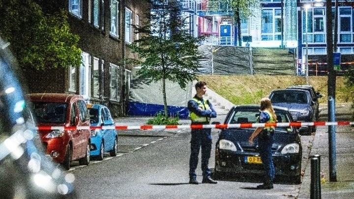 Επίθεση με μαχαίρι στην Ολλανδία: Ένας νεκρός κι ένας τραυματίας - Ο δράστης φώναζε «Αλλάχου Άκμπαρ»