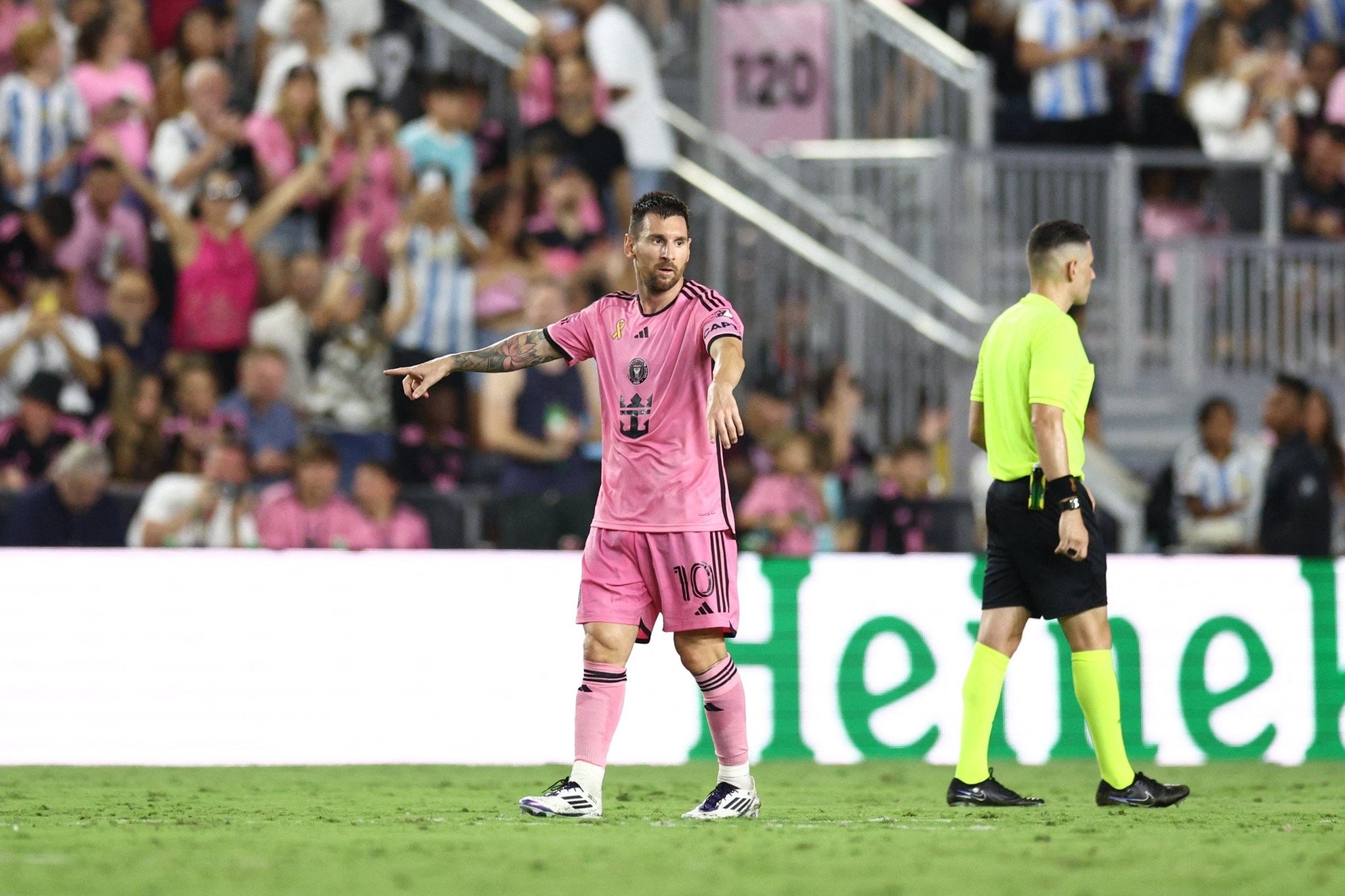 Έκρηξη του Μέσι σε διαιτητή: «Είσαι πουτ... γιός!» [vid]