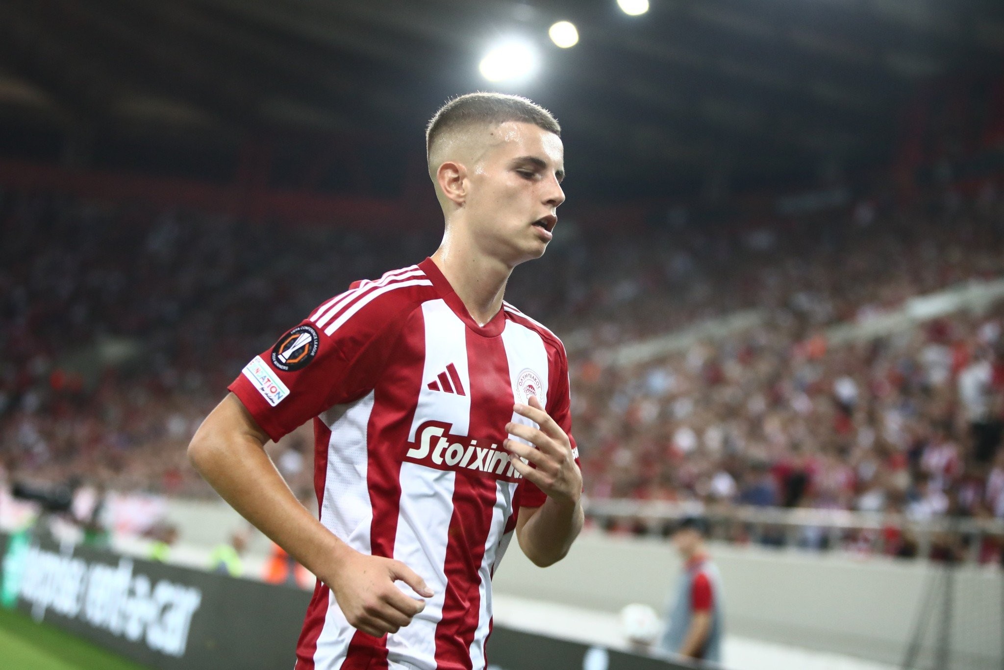 Αποθέωση για την απ΄πδοση του Μουζακίτη στον Ολυμπιακό από Ζαγοράκη και Κατσουράνη