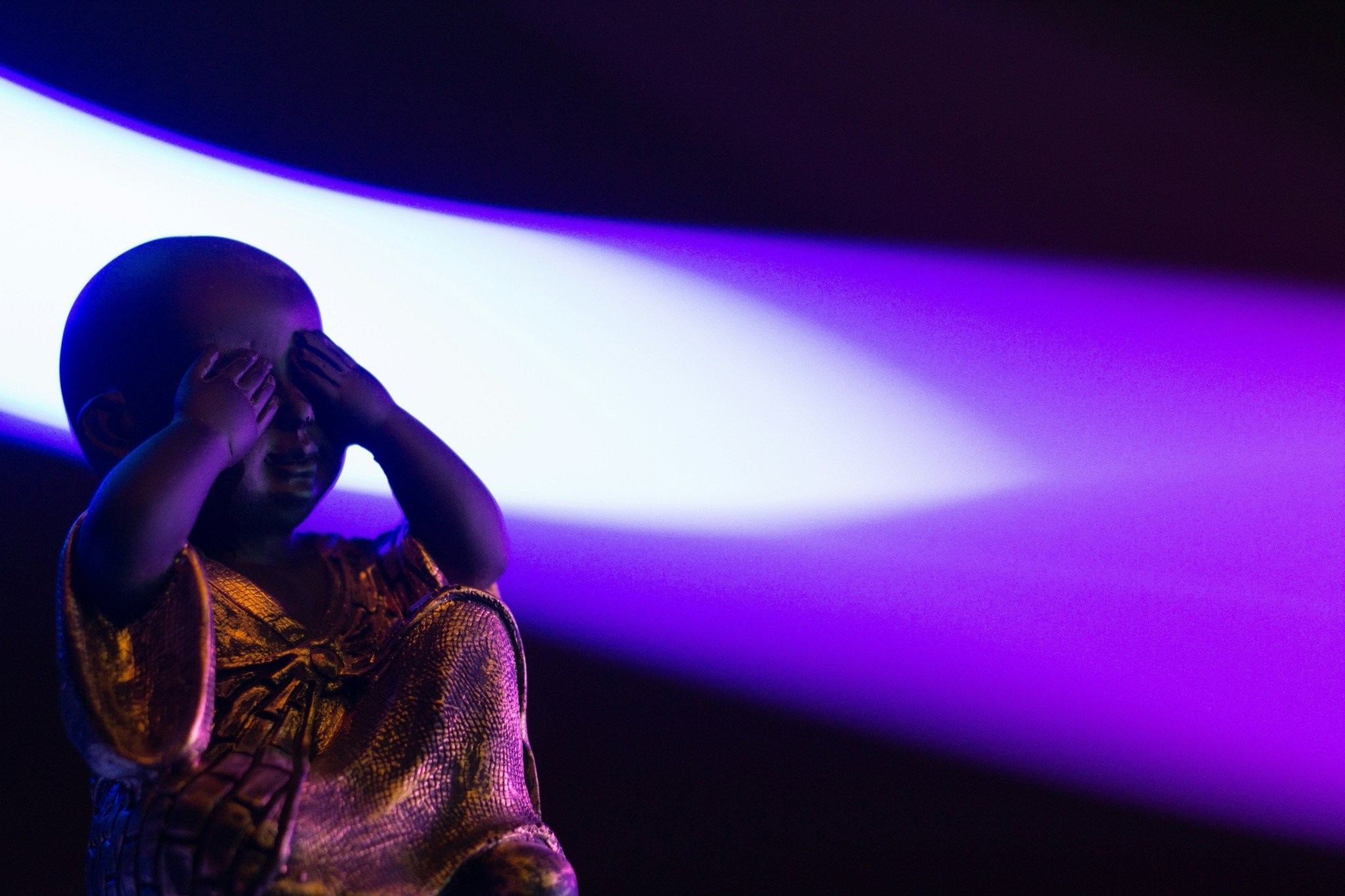 Συναγερμός για τα φώτα LED: Γιατί το «μπλε φως» αποτελεί κίνδυνο για τα παιδιά