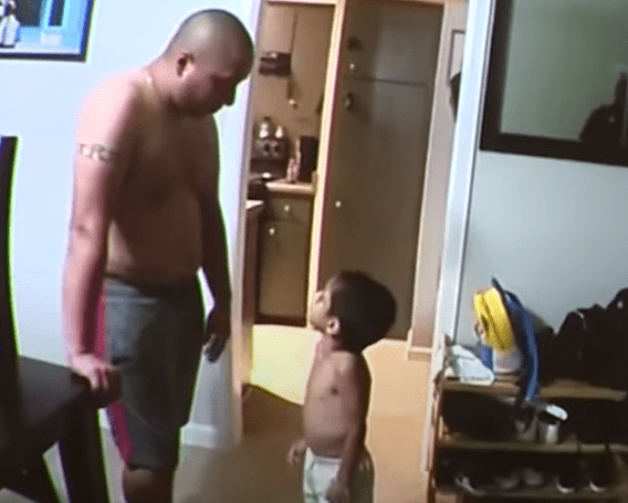 Ιστορία φρίκης στις ΗΠΑ: 4χρονο αγοράκι πέθανε από ασιτία - Παρακαλούσε για ένα κομμάτι ψωμί