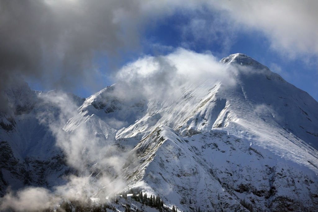 Κλιματική αλλαγή και γεωπολιτική: Πώς οι λιωμένα παγετώνες αλλάζουν τα Σύνορα Ελβετίας - Ιταλίας